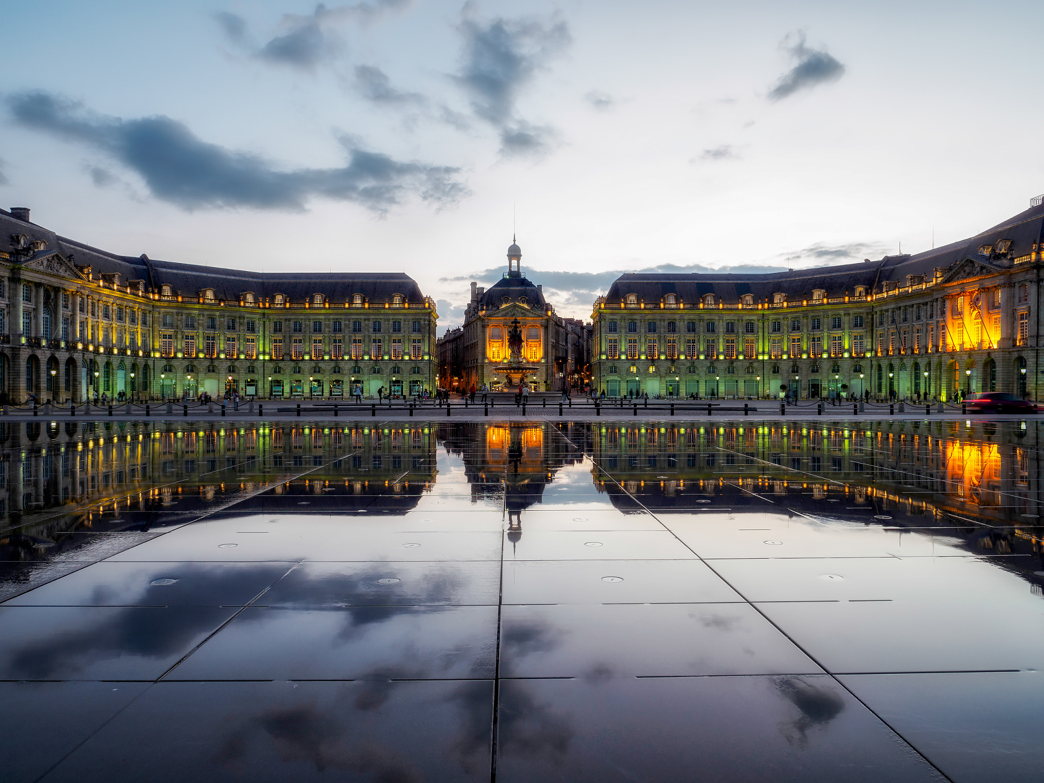 Olympus PEN-F + OLYMPUS M.12mm F2.0 sample photo. Miroir d'eau at place de la bourse in bordeaux photography