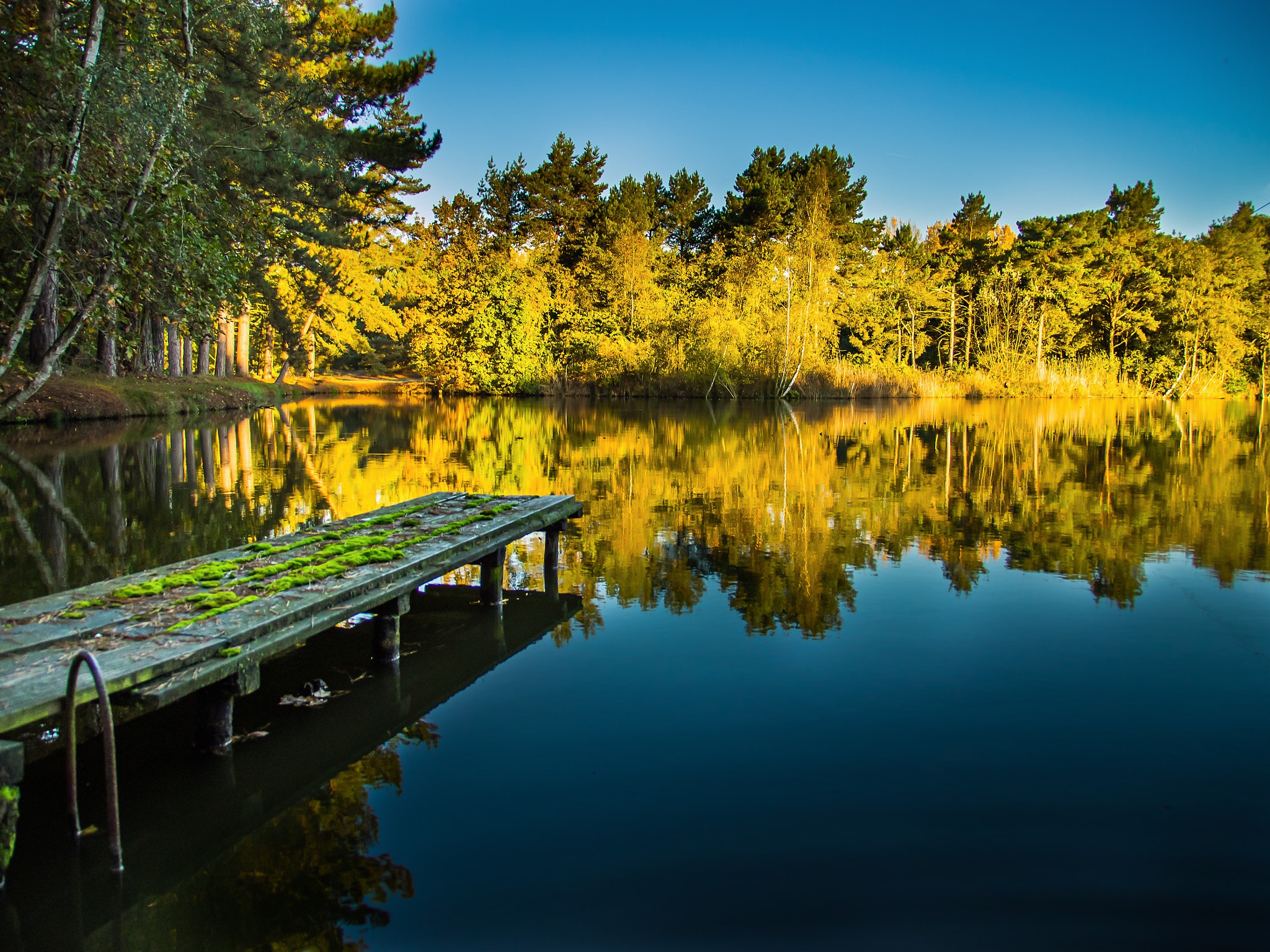 Tamron 14-150mm F3.5-5.8 Di III sample photo. Lake photography