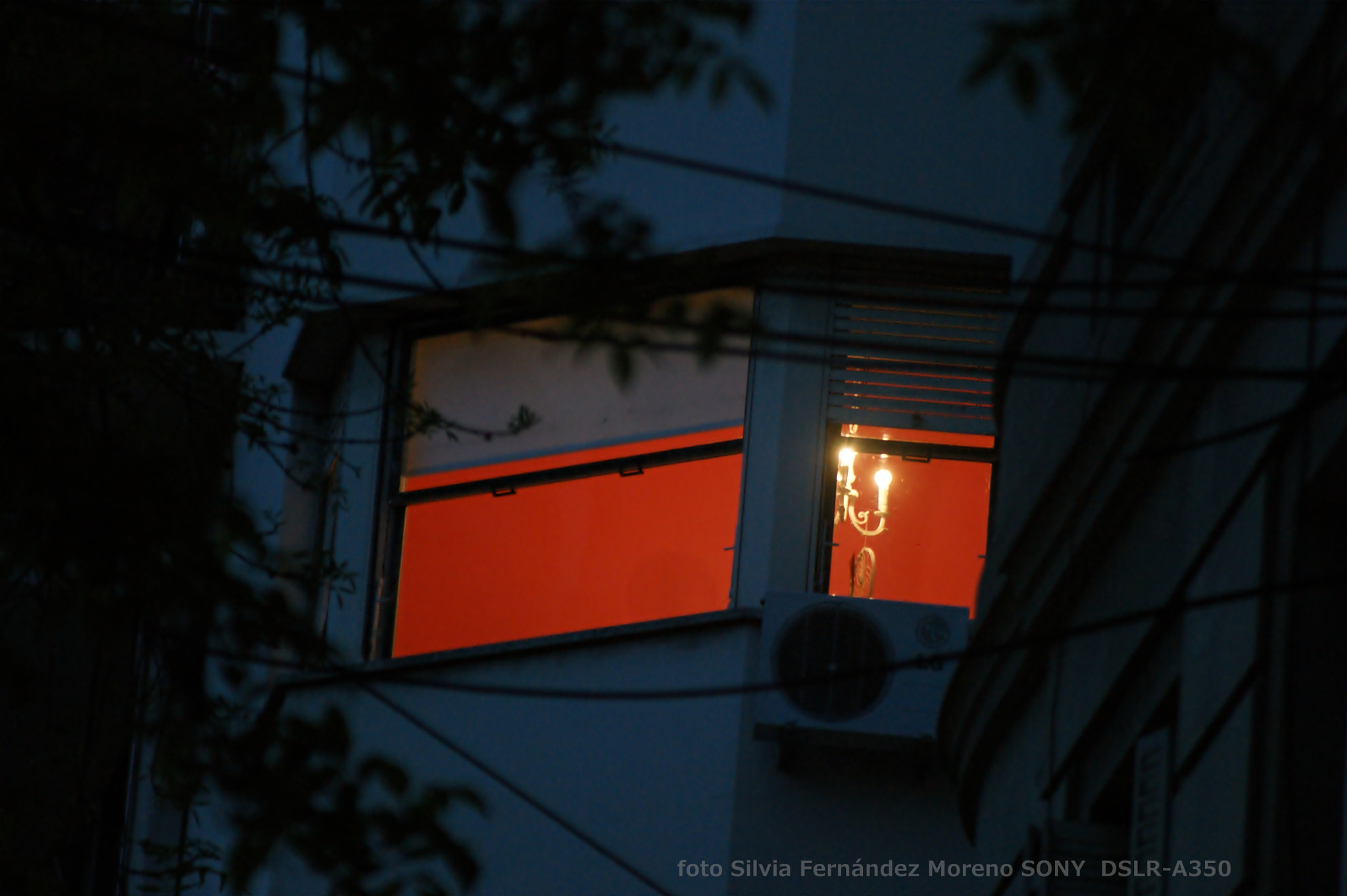 Sony Alpha DSLR-A350 + Minolta AF 80-200mm F4.5-5.6 sample photo. Day and night photography