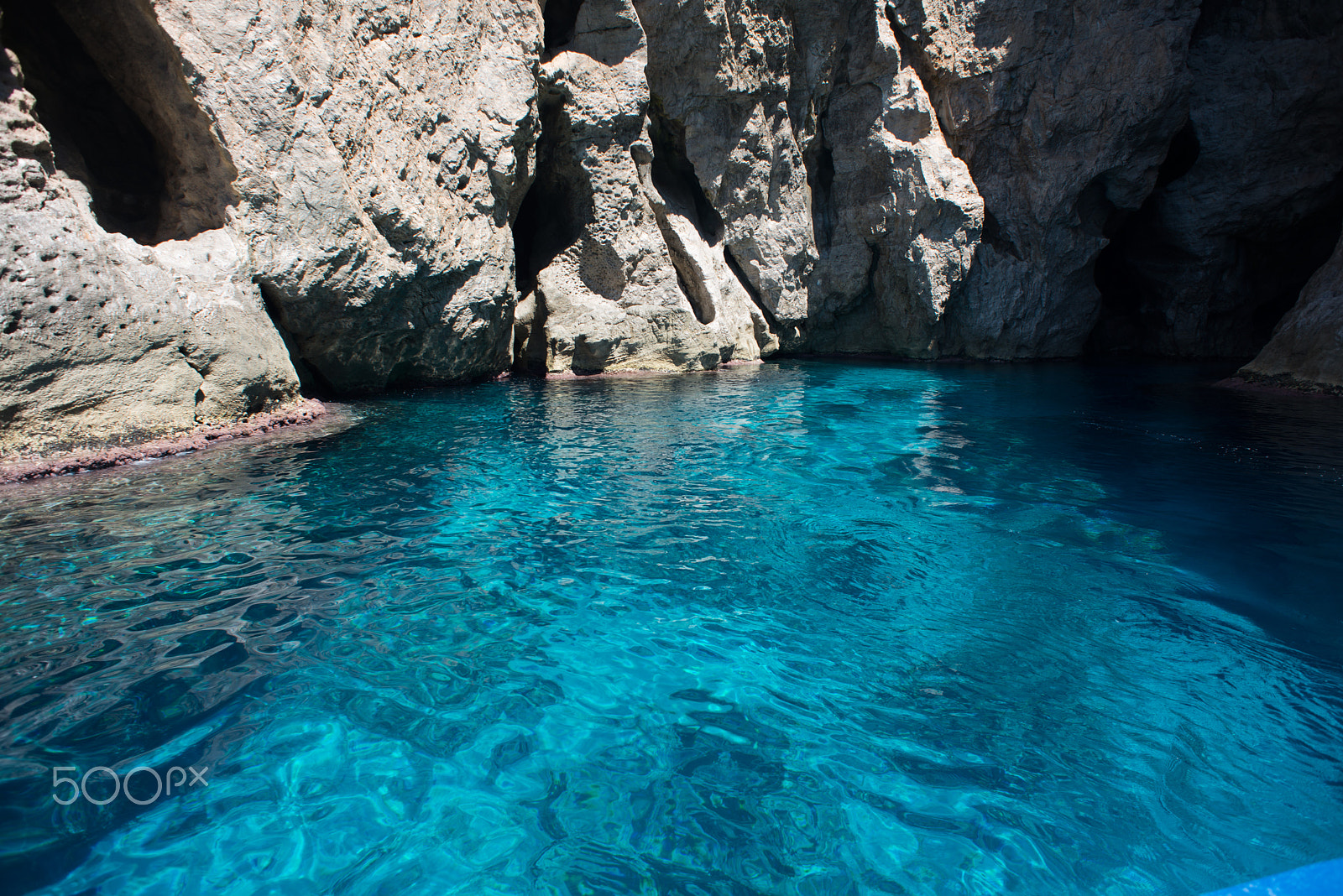 Nikon D800 + Nikon AF Nikkor 20mm F2.8D sample photo. Cliff and crystal clear water photography