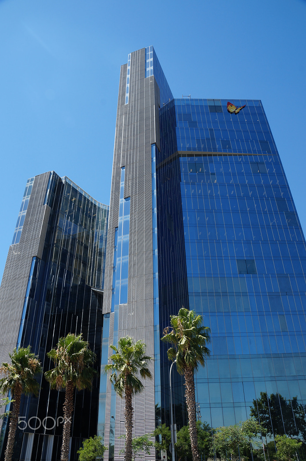 Sony DT 18-135mm F3.5-5.6 SAM sample photo. Skyscraper in barcelona photography