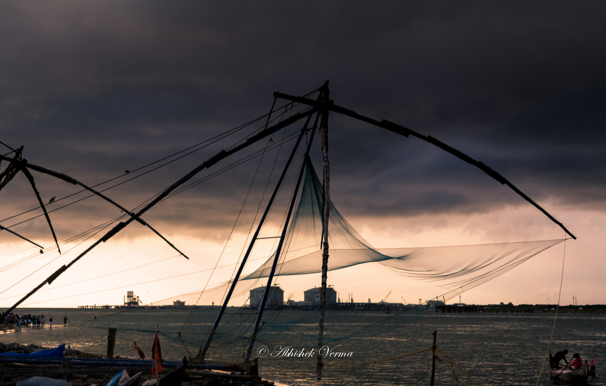 Canon EOS 550D (EOS Rebel T2i / EOS Kiss X4) + Sigma 24-70mm F2.8 EX DG Macro sample photo. Chinese fishing nets photography