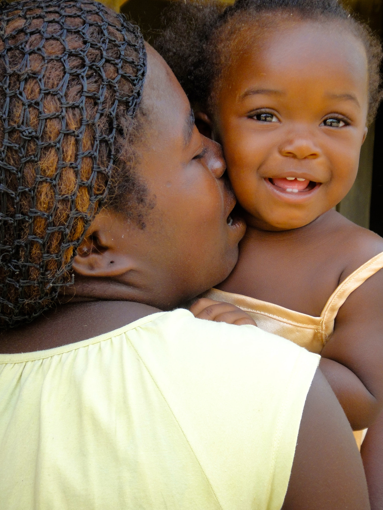 Sony DSC-TX7 sample photo. Africa, west africa, ghana, mother and child, baby, mother, child, yellow dress, hair net,... photography