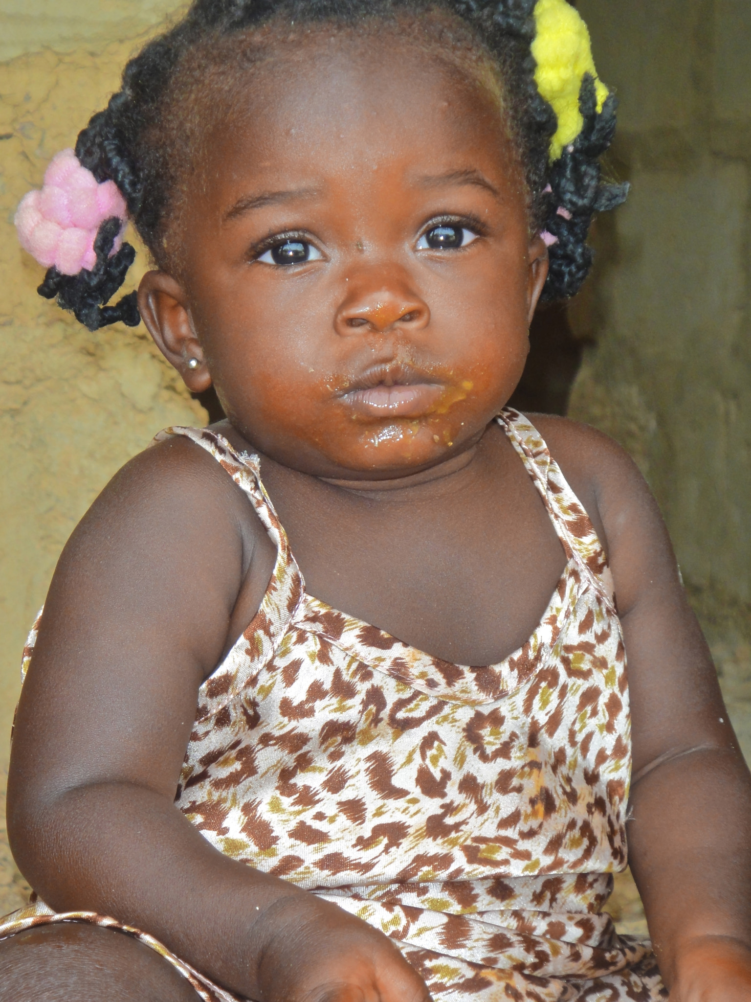 Sony DSC-TX7 sample photo. Africa, west africa, ghana, baby, hair ribbons, pink ribbon, yellow ribbon, baby girl, animal... photography