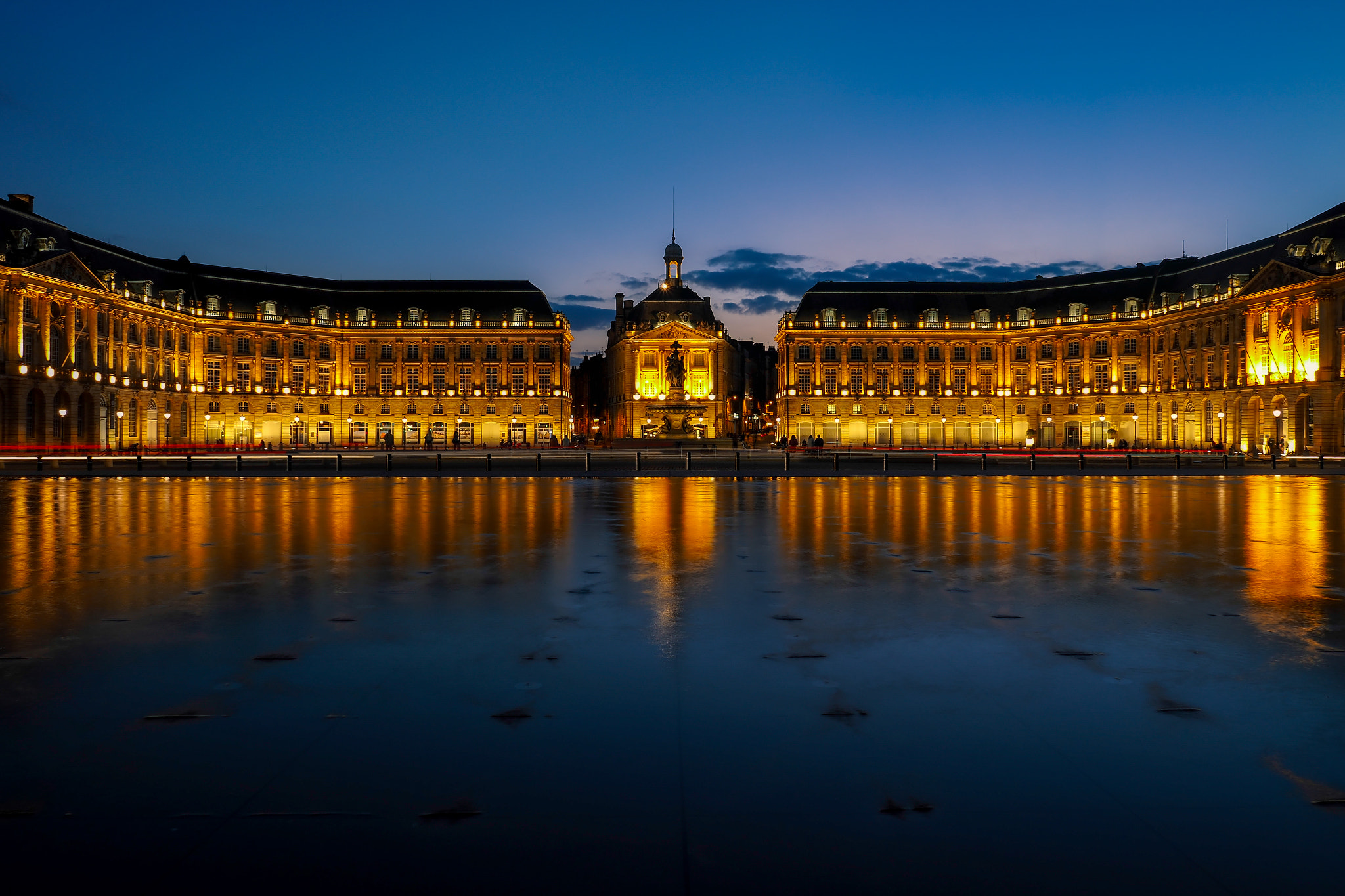 Olympus PEN-F + OLYMPUS M.12mm F2.0 sample photo. Miroir d'eau at place de la bourse in bordeaux photography