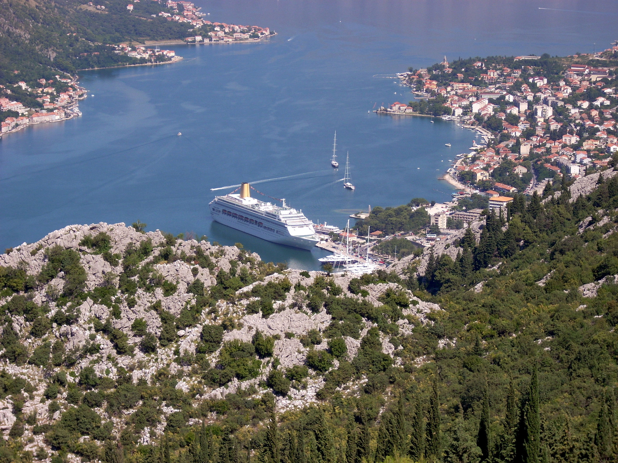 Nikon COOLPIX L11 sample photo. Kotor - crna gora - montenegro photography