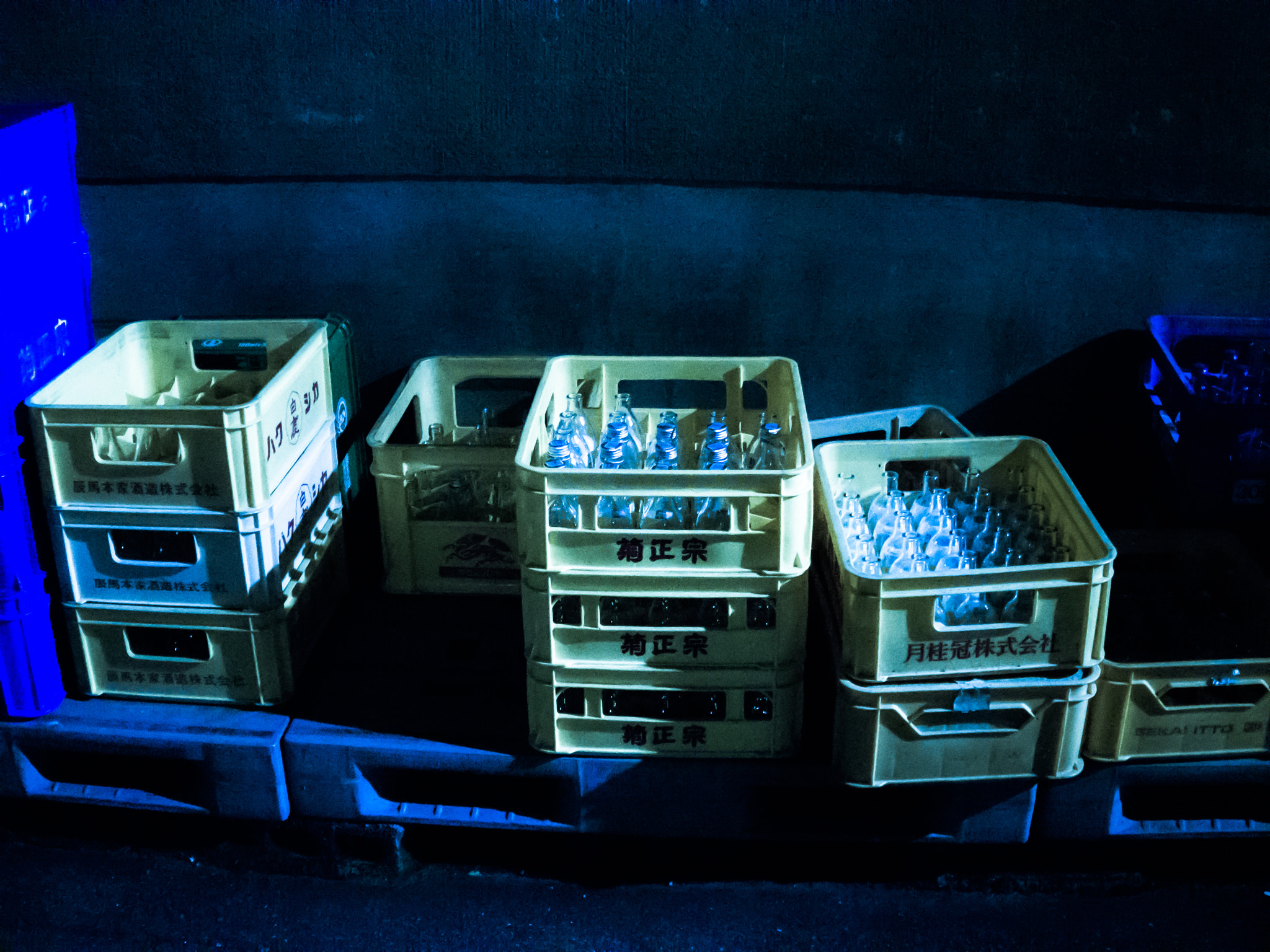 Pentax Q7 sample photo. Sake bin photography