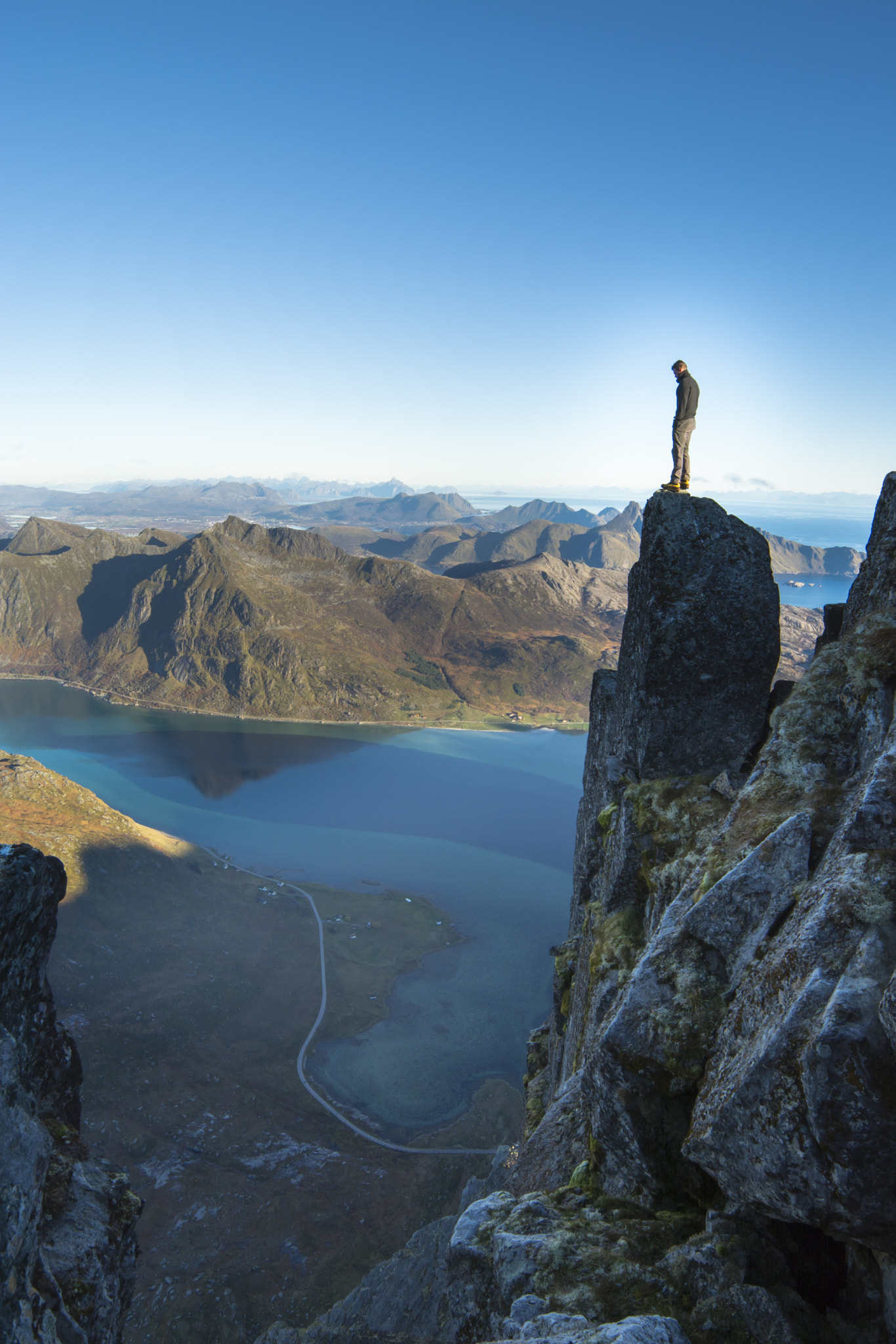 Samyang 14mm F2.8 ED AS IF UMC sample photo. Stortind, lofoten photography