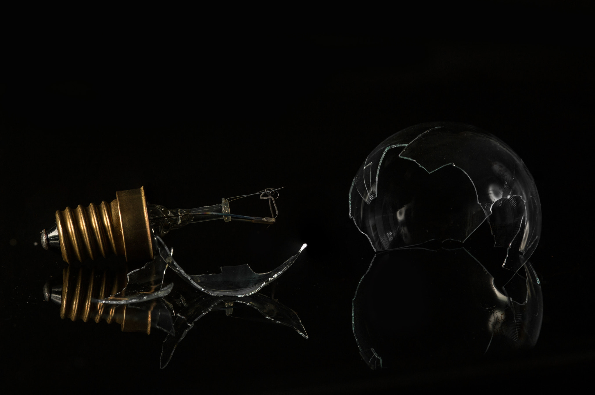 Sigma 105mm F2.8 EX DG Macro sample photo. Crash photography