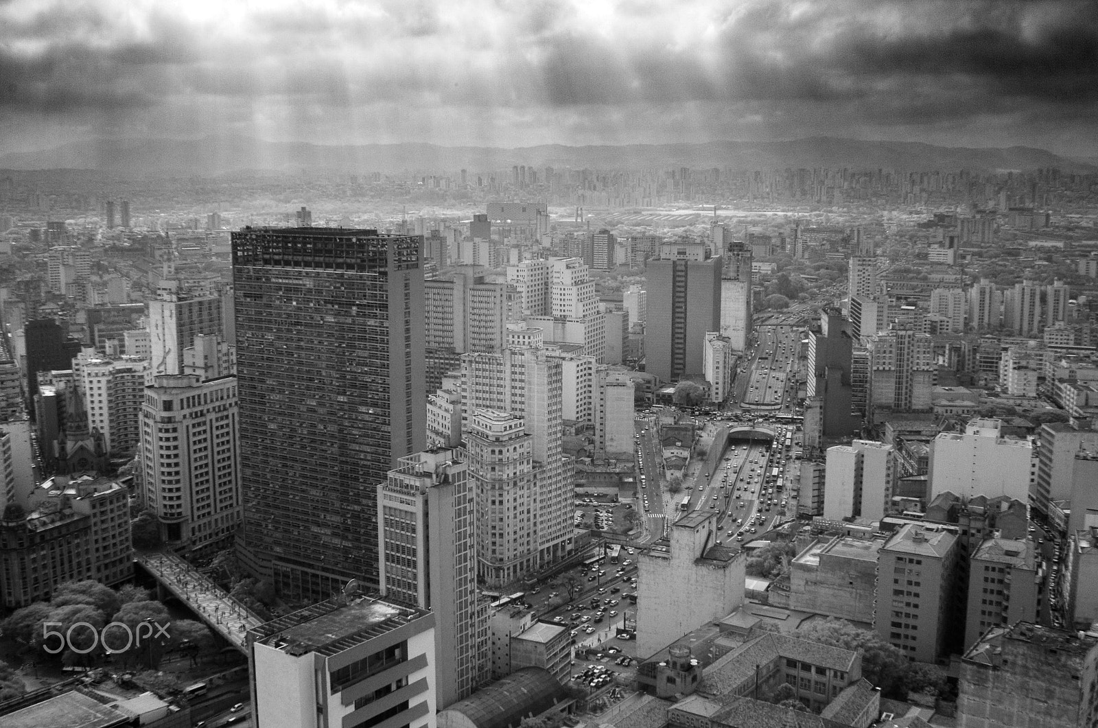 Canon EOS 400D (EOS Digital Rebel XTi / EOS Kiss Digital X) sample photo. São paulo in black and white photography