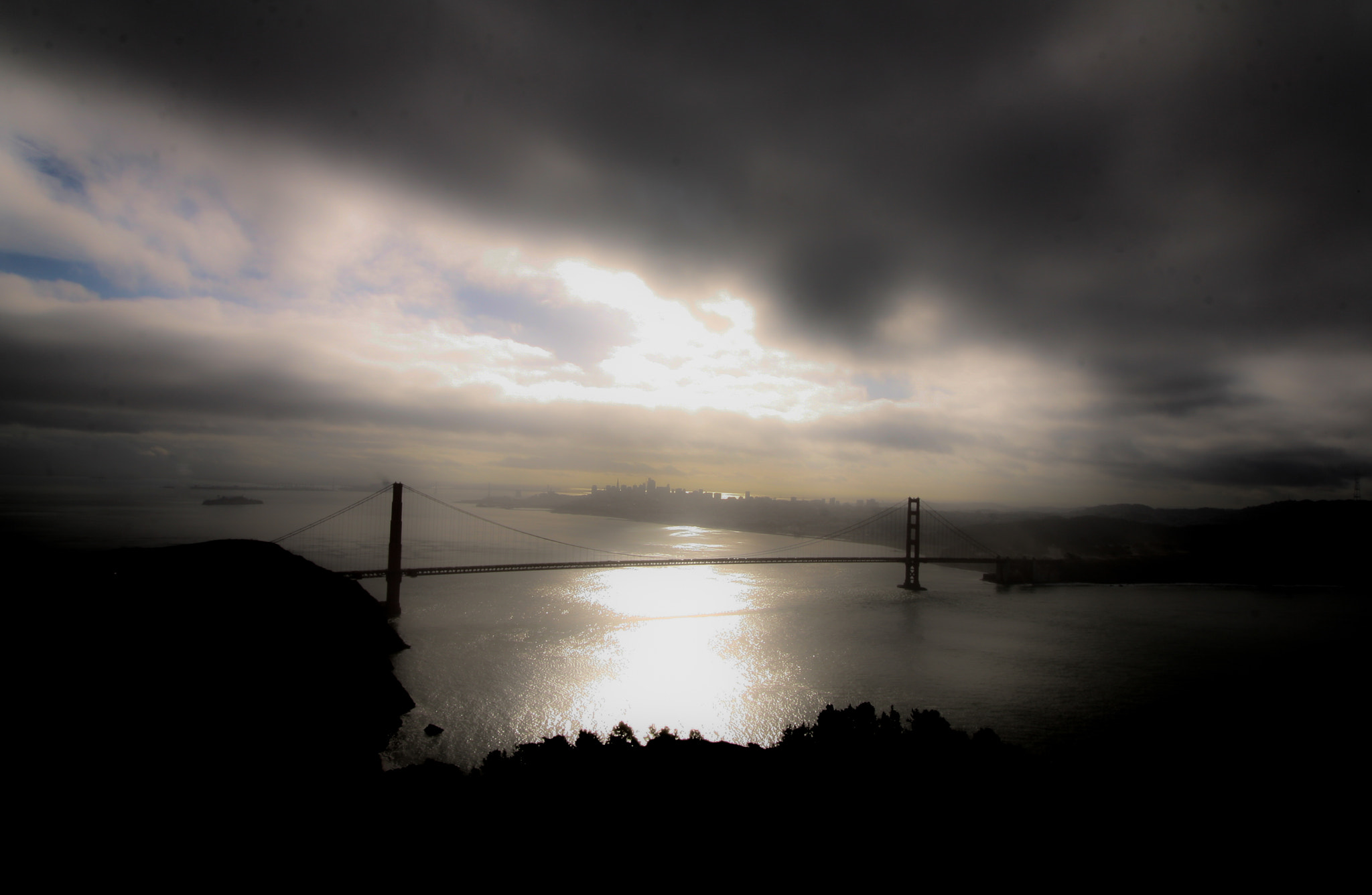 Canon EOS 400D (EOS Digital Rebel XTi / EOS Kiss Digital X) sample photo. Golden gate bridge silhouette photography