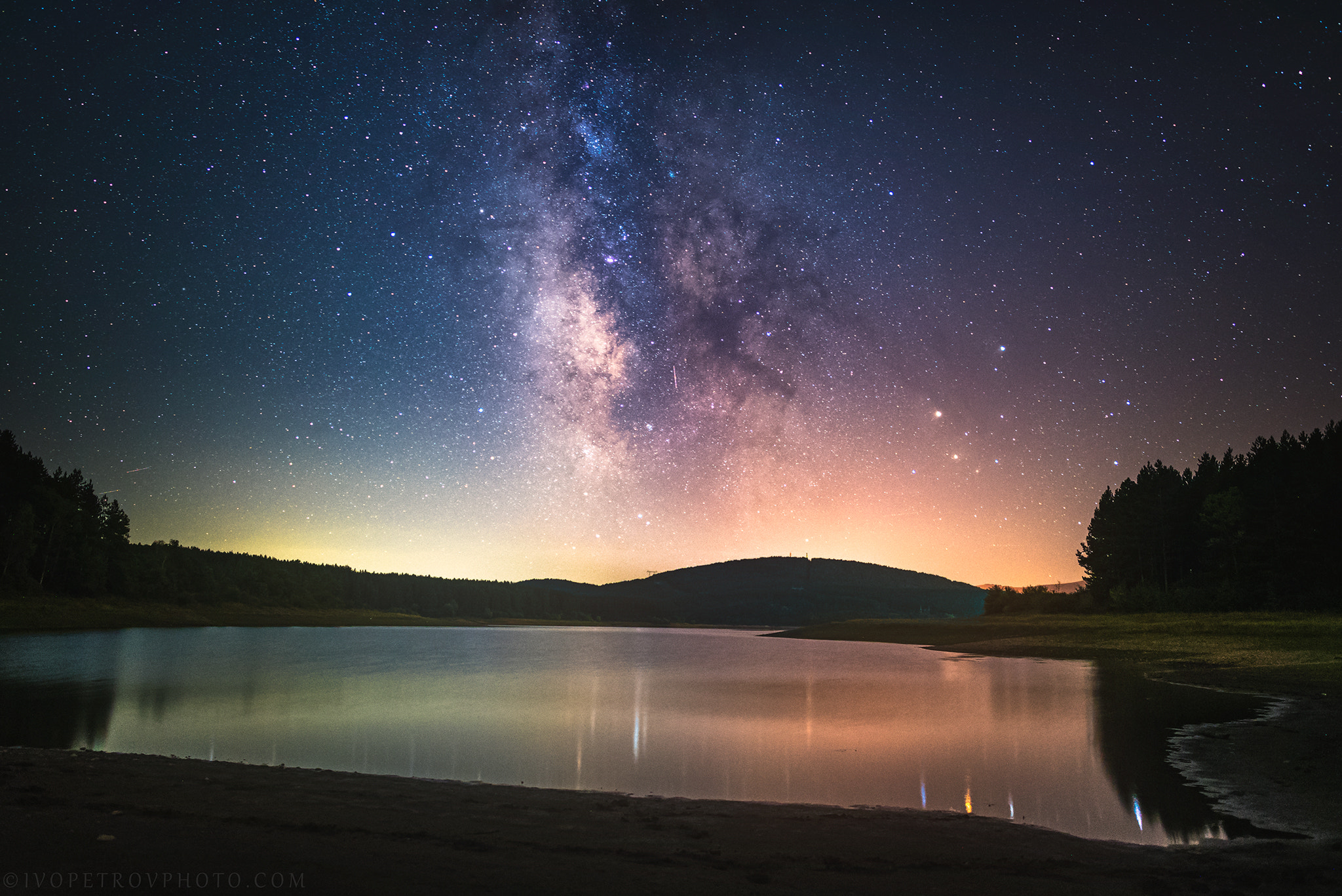 Samyang 12mm F2.8 ED AS NCS Fisheye sample photo. The great overseer photography