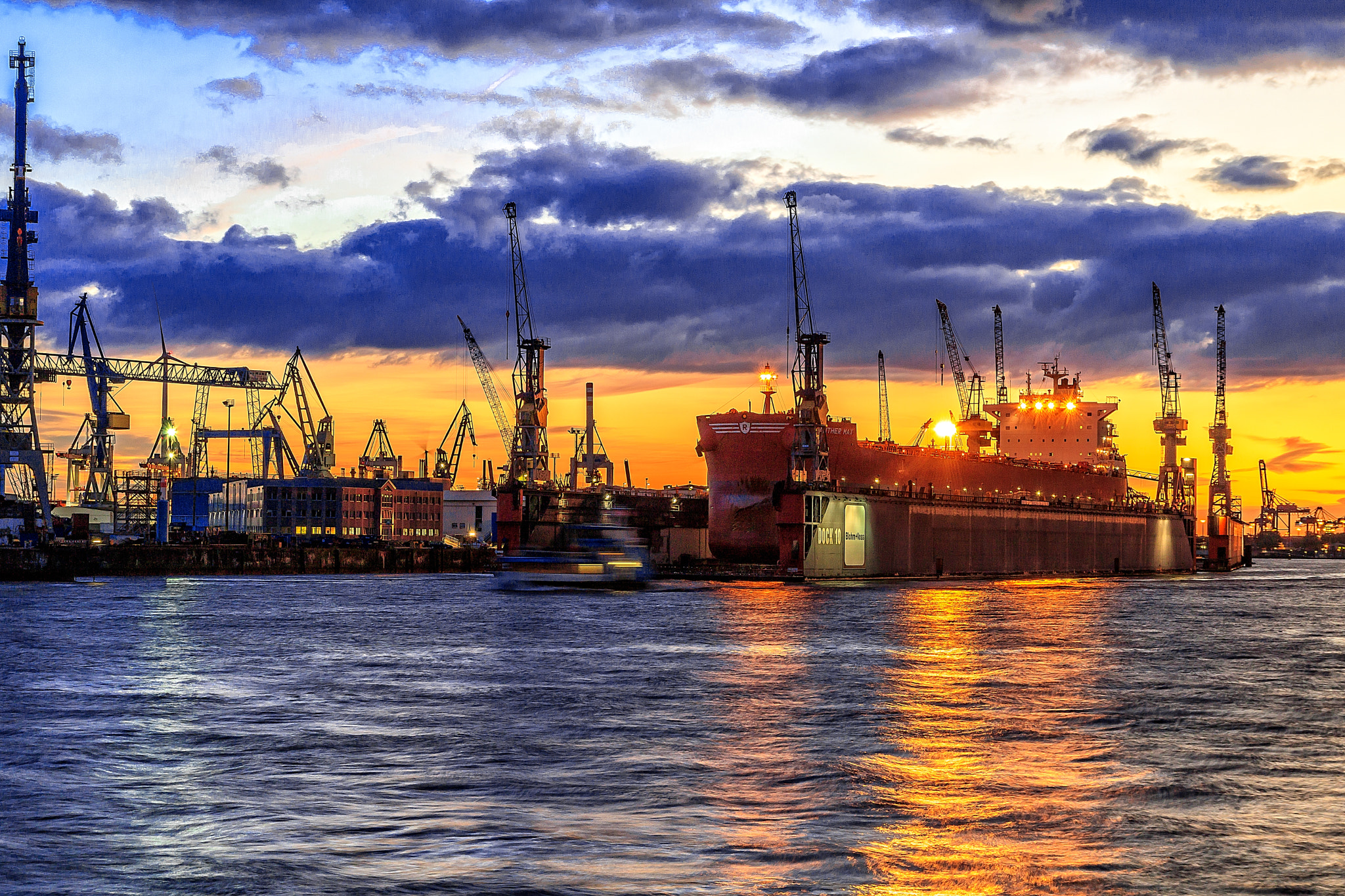 Canon EOS 760D (EOS Rebel T6s / EOS 8000D) sample photo. Hamburg port photography