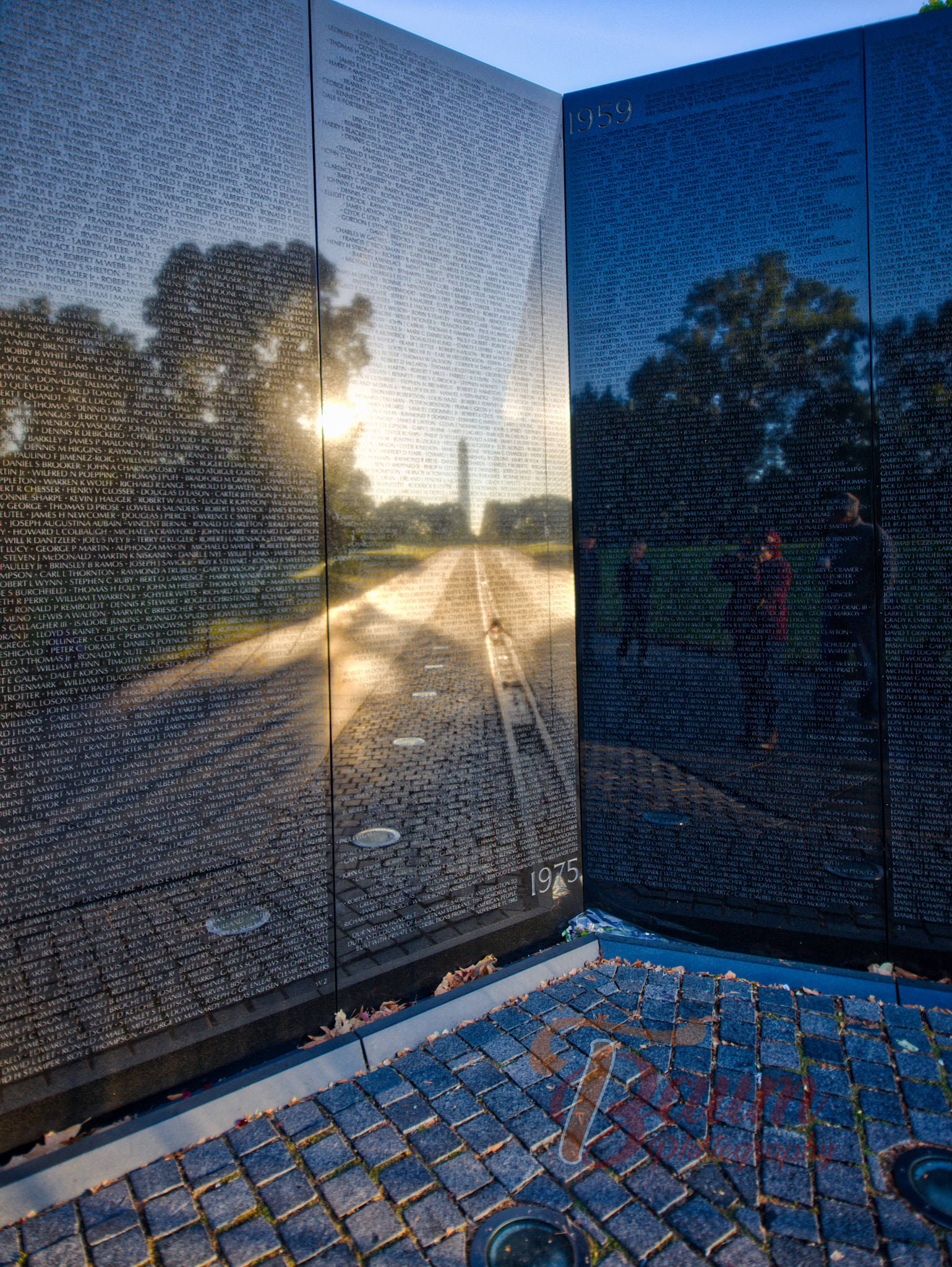 Nikon D600 sample photo. Reflecting at vietnam war memorial photography