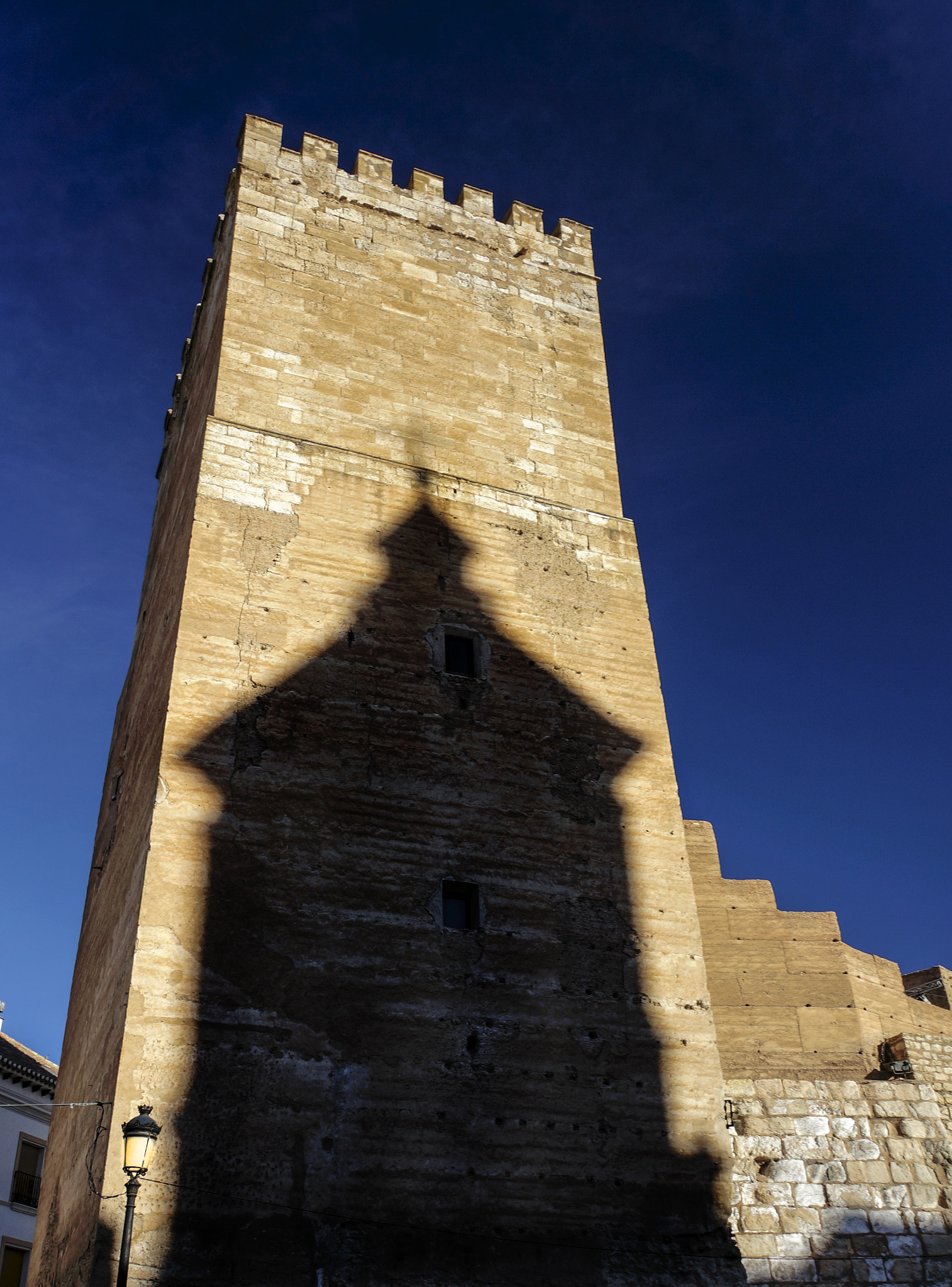 Sony Alpha NEX-5N + Sony E 18-200mm F3.5-6.3 OSS sample photo. Eclipse parcial de las torres de orce photography
