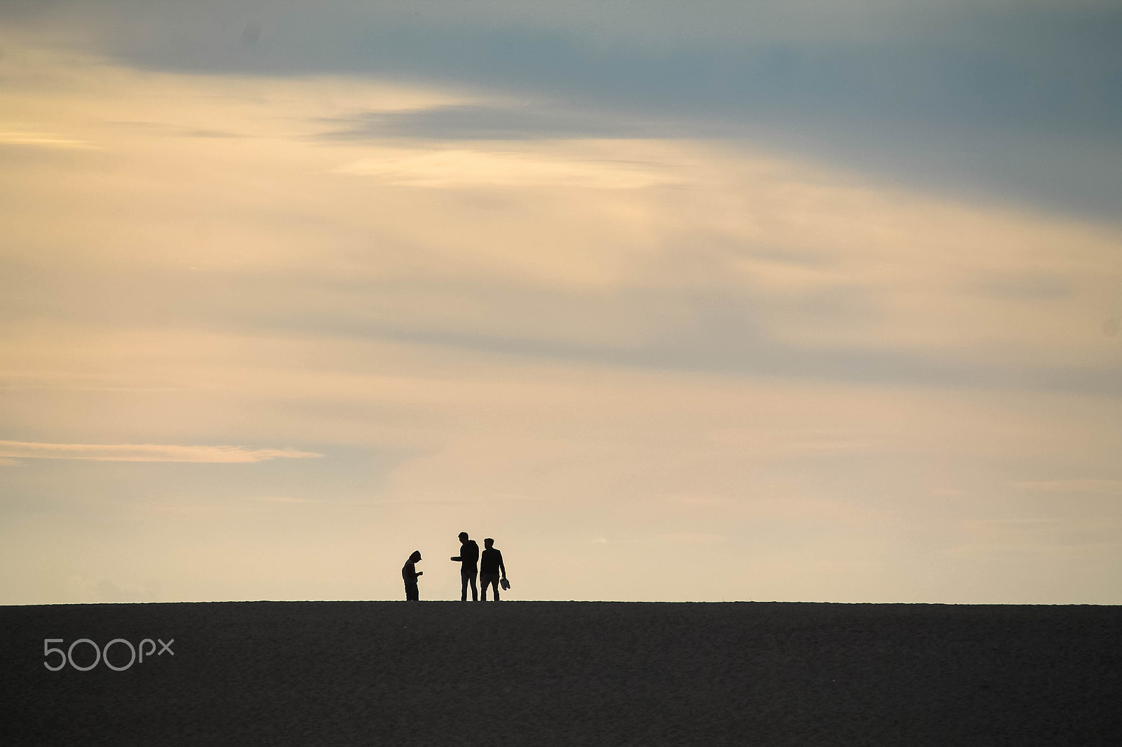 Canon EF-S 55-250mm F4-5.6 IS STM sample photo. Sunset with friends photography