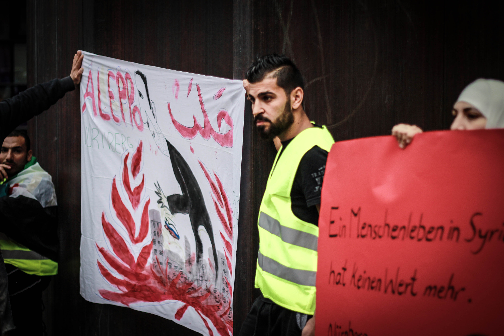 Canon EOS 600D (Rebel EOS T3i / EOS Kiss X5) + Canon EF 50mm f/1.8 sample photo. Sit-in for aleppo in nurnberg photography