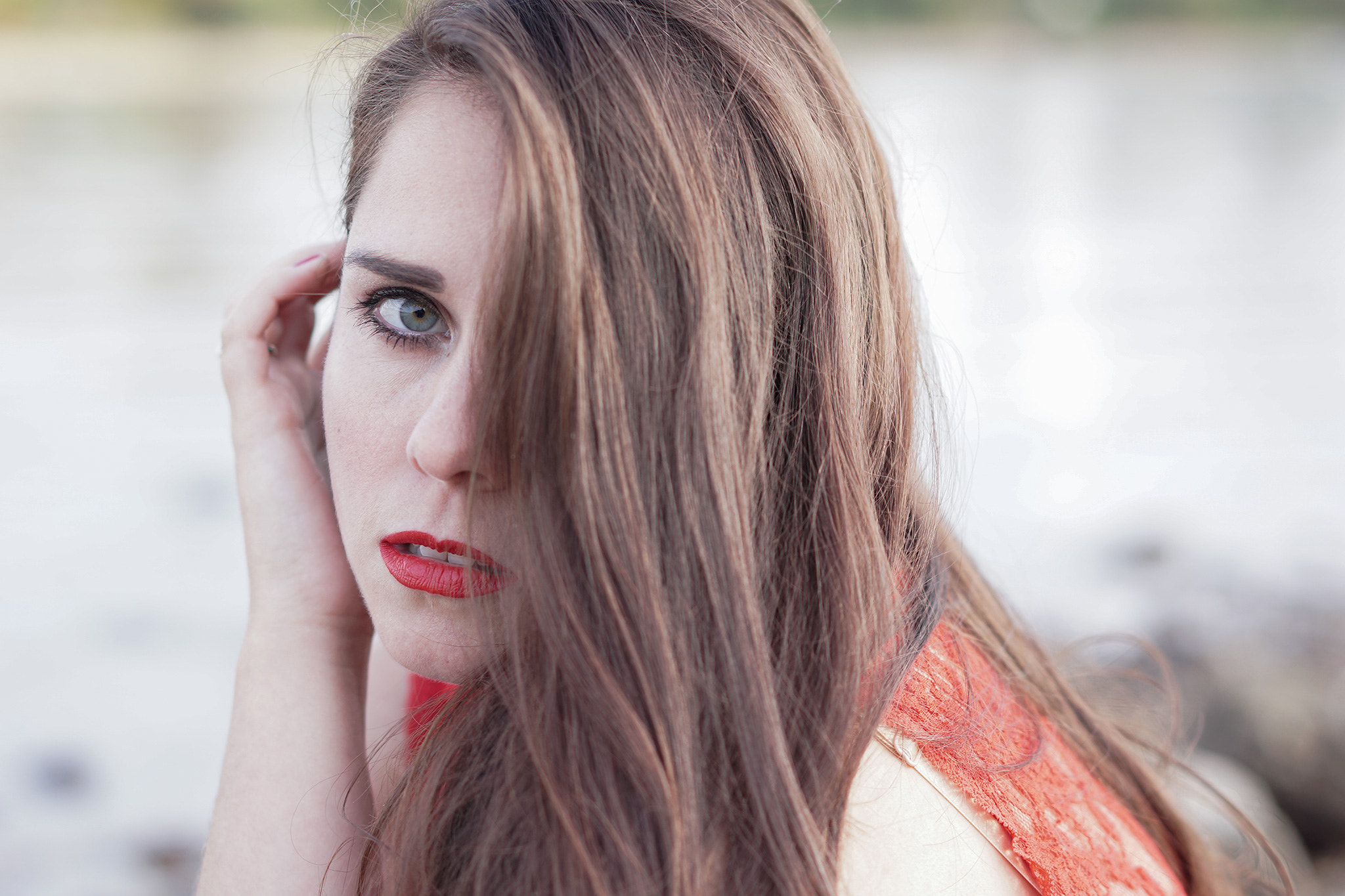 Sony a6000 + Sony Sonnar T* FE 55mm F1.8 ZA sample photo. Red lips photography