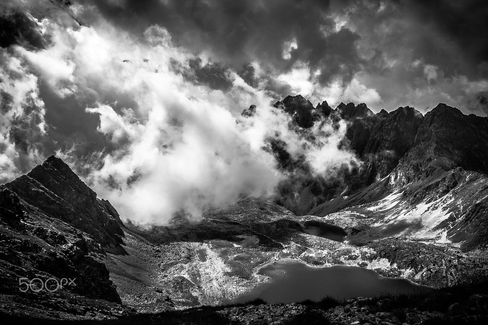 Sony Alpha DSLR-A500 + Tamron AF 28-105mm F4-5.6 [IF] sample photo. Clouds attack in b&w photography