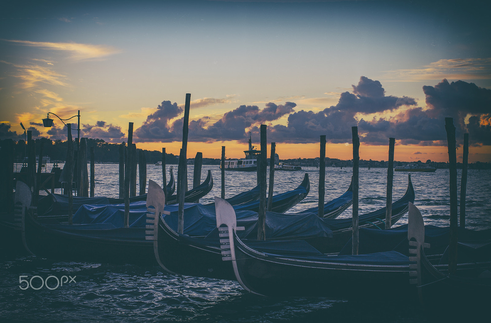 Canon EOS 1100D (EOS Rebel T3 / EOS Kiss X50) + Canon EF 40mm F2.8 STM sample photo. Good morning, venice pt. 2 photography