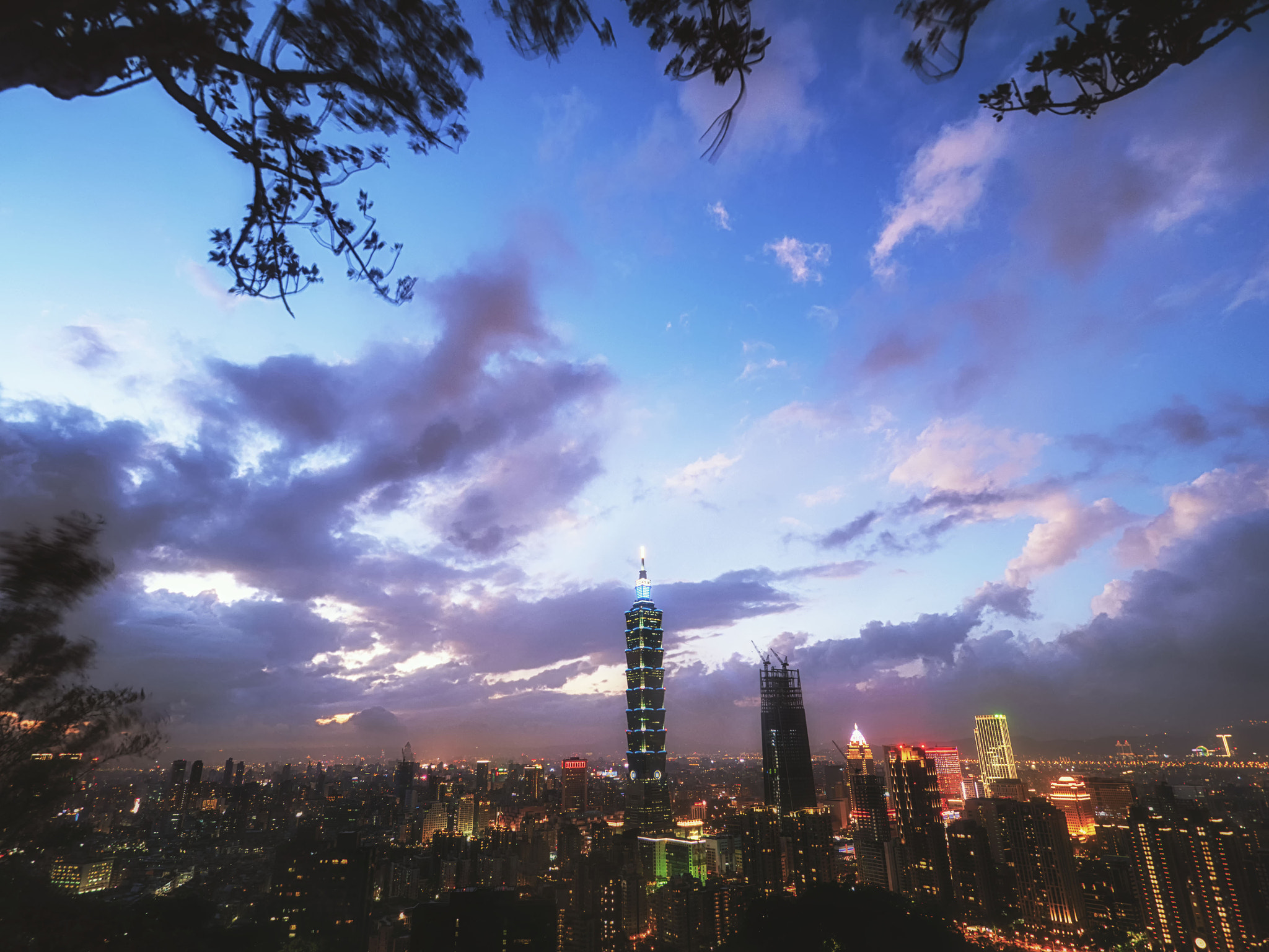 Olympus OM-D E-M10 II + OLYMPUS M.9-18mm F4.0-5.6 sample photo. 象山景觀平台-taipei101 photography