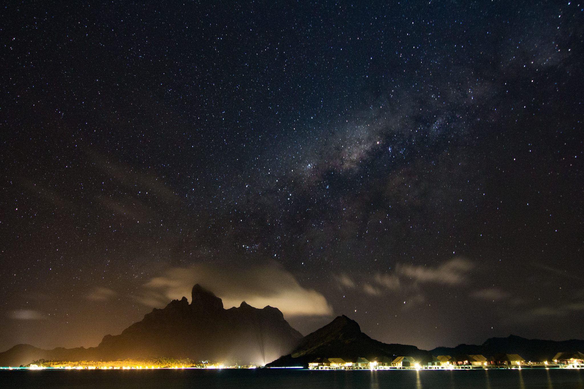 Canon EOS 550D (EOS Rebel T2i / EOS Kiss X4) sample photo. Milky way over mt. otemanu photography