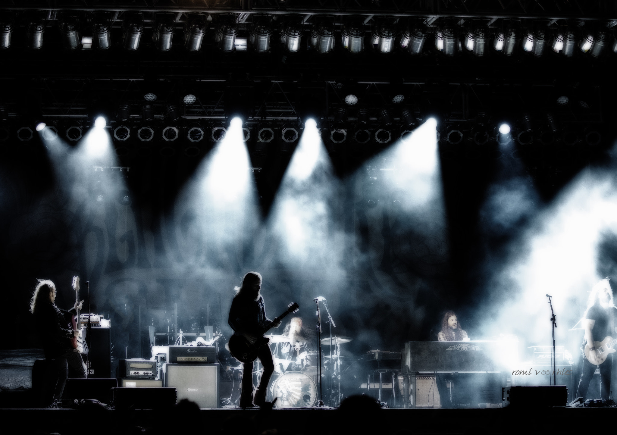 Canon EOS 750D (EOS Rebel T6i / EOS Kiss X8i) sample photo. Blackberry smoke photography