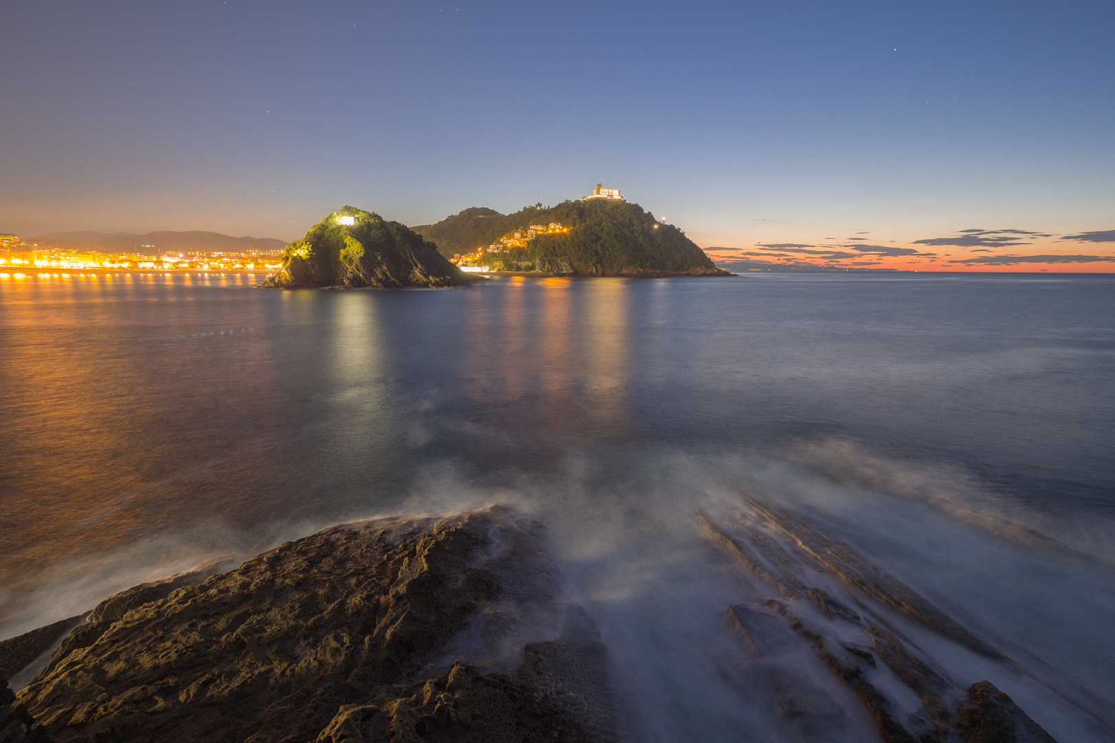 Olympus OM-D E-M5 + Olympus M.Zuiko Digital ED 7-14mm F2.8 PRO sample photo. Donostia-san sebastian/sunset photography