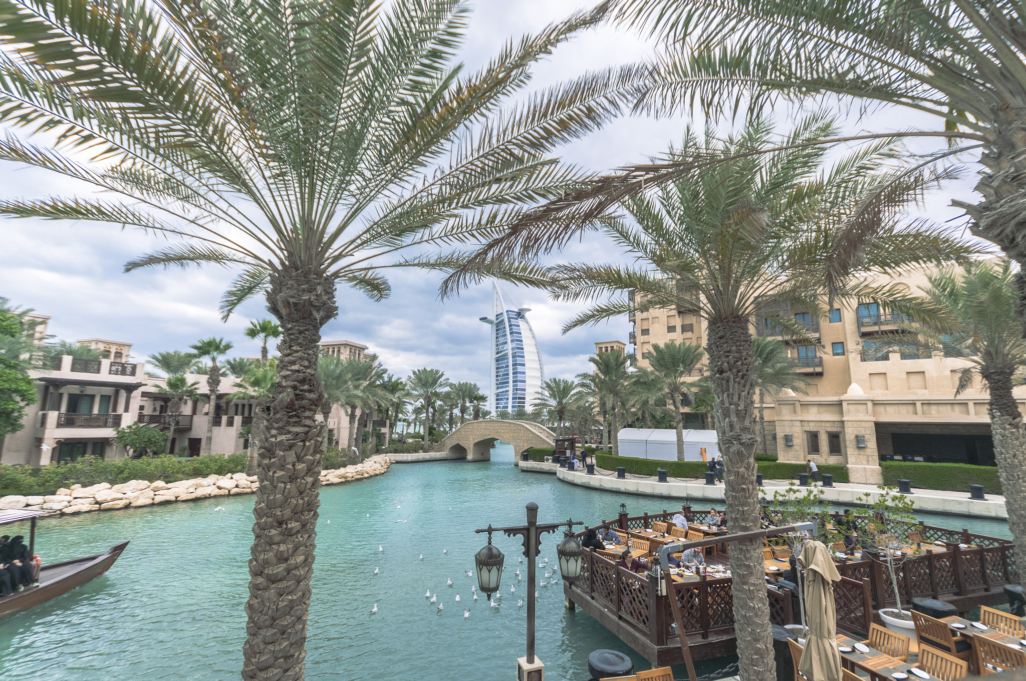 Sigma 10-20mm F4-5.6 EX DC HSM sample photo. Peek a burj photography