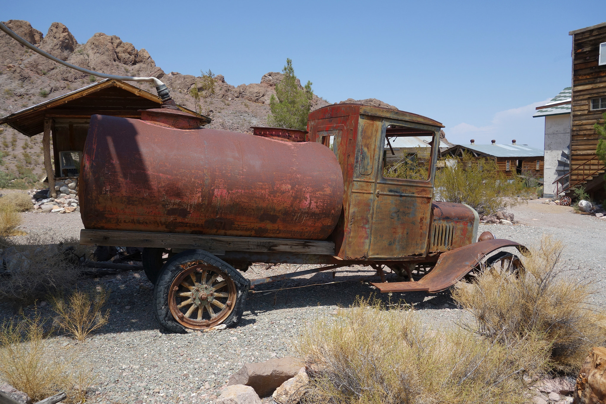 Hasselblad Stellar sample photo. Water truck photography