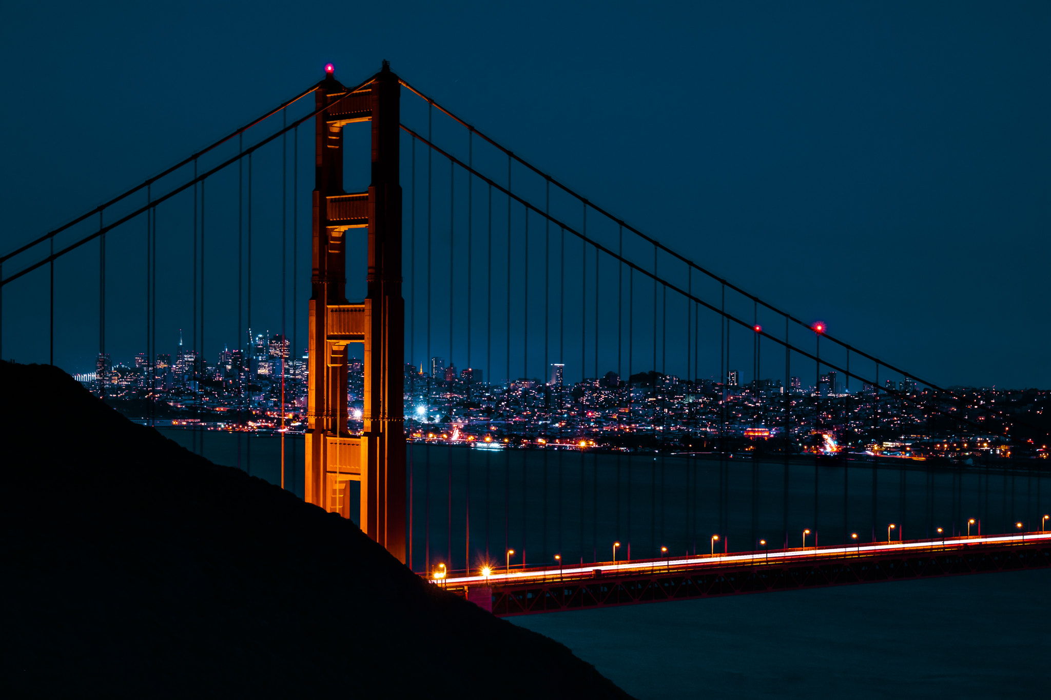 Fujifilm X-Pro2 + Fujifilm XF 18-135mm F3.5-5.6 R LM OIS WR sample photo. Golden gate night lights photography