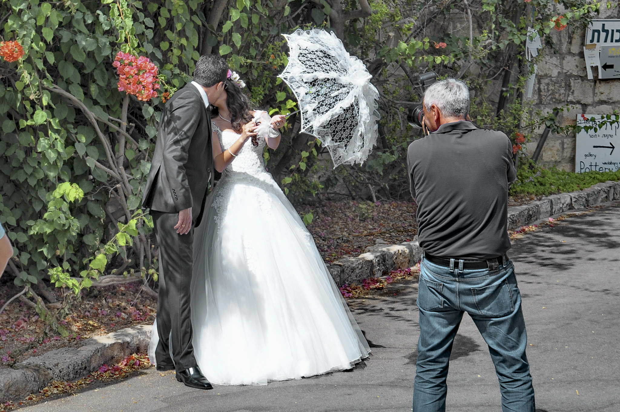 Nikon D90 + Tamron SP AF 17-50mm F2.8 XR Di II VC LD Aspherical (IF) sample photo. Wedding portrait photography