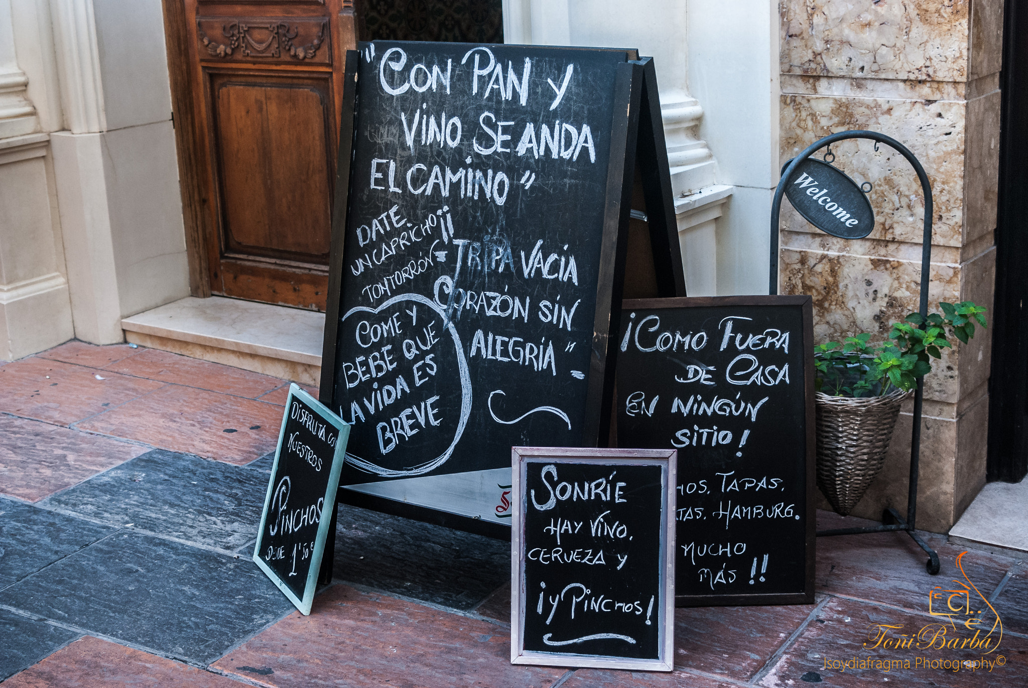 AF Zoom-Nikkor 35-80mm f/4-5.6D N sample photo. De tapas!! photography