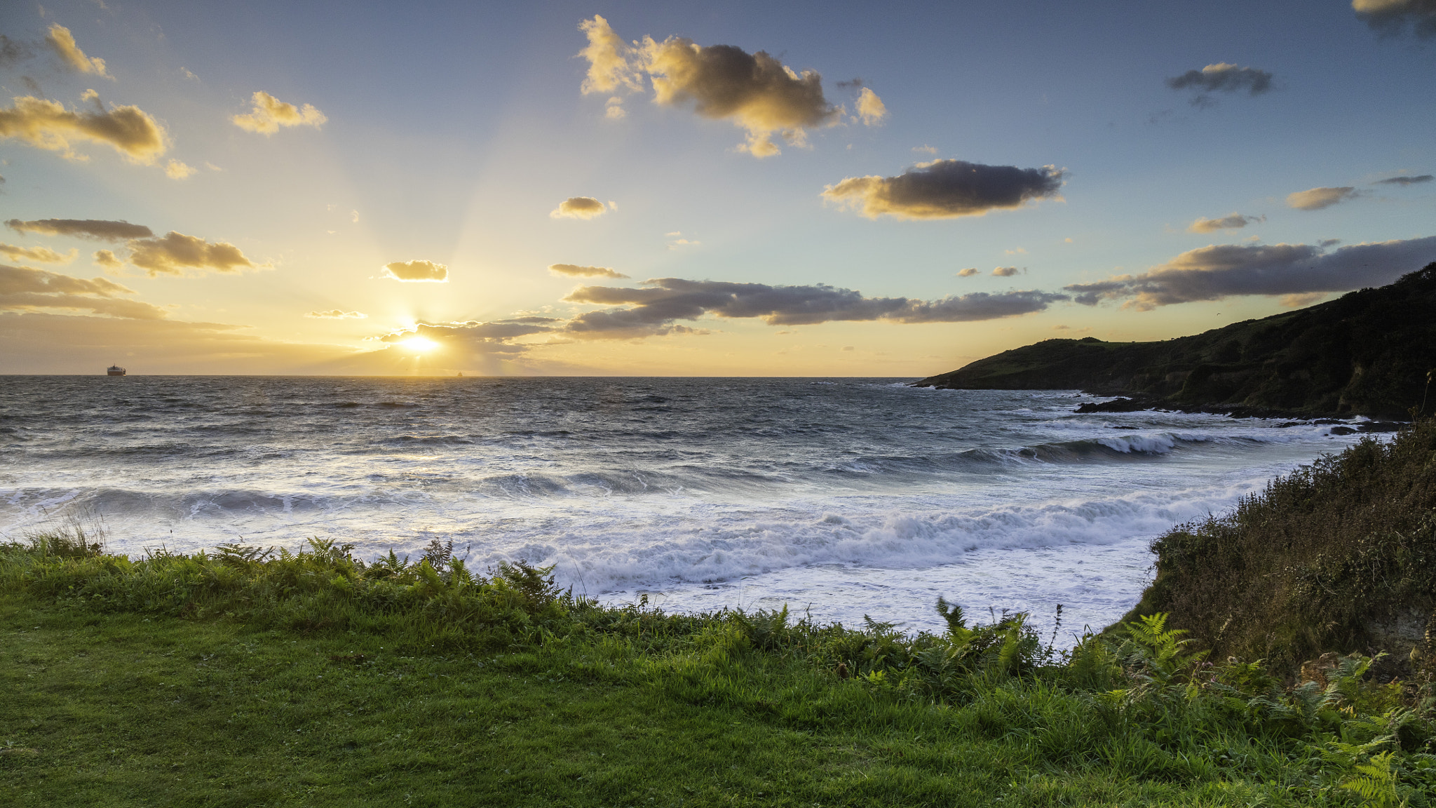 Canon EF 24-70mm F4L IS USM sample photo. Dawn at bream cove, mawnan smith photography