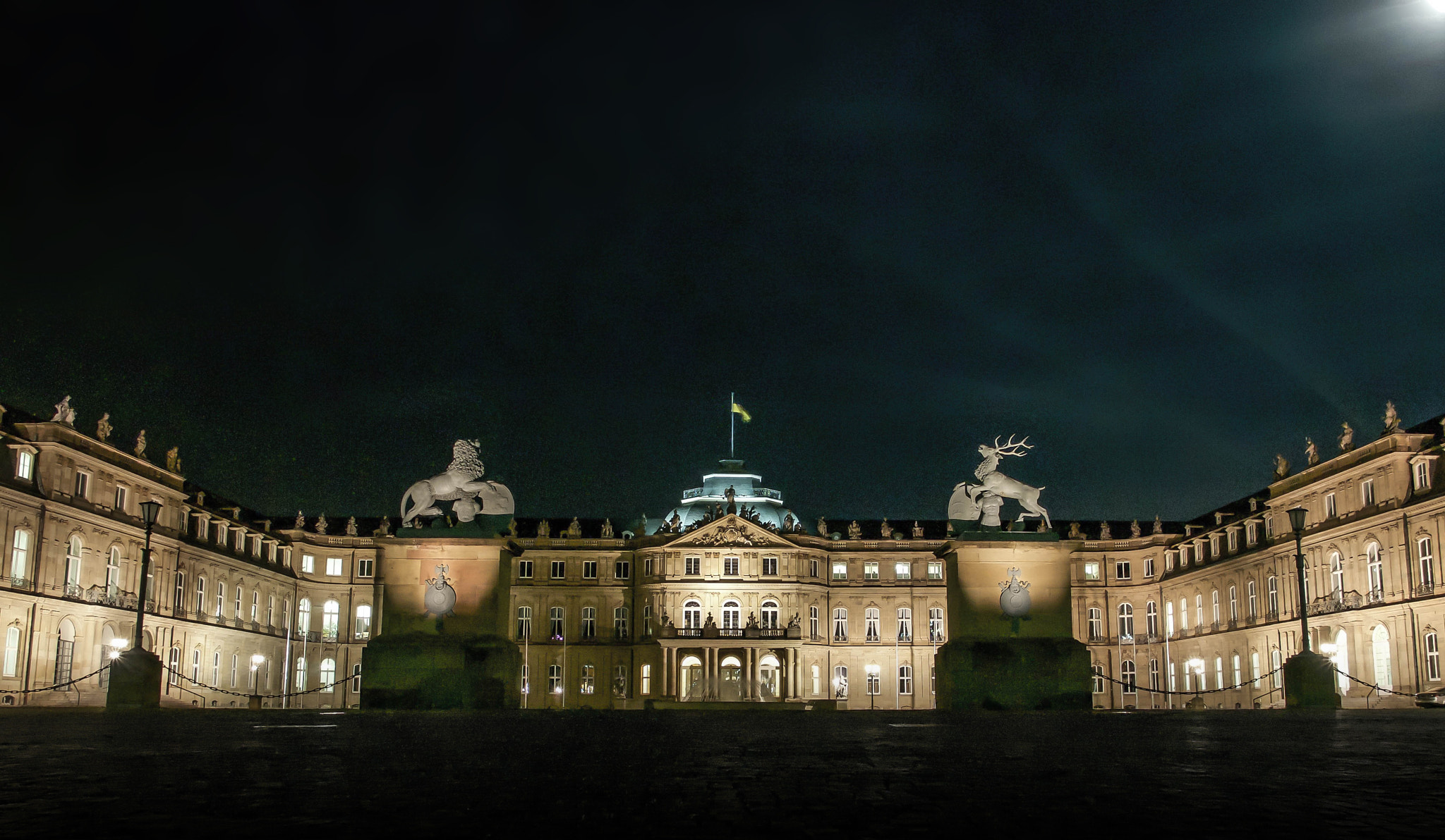 Olympus PEN E-P3 + OLYMPUS M.12mm F2.0 sample photo. New castle stuttgart at night photography