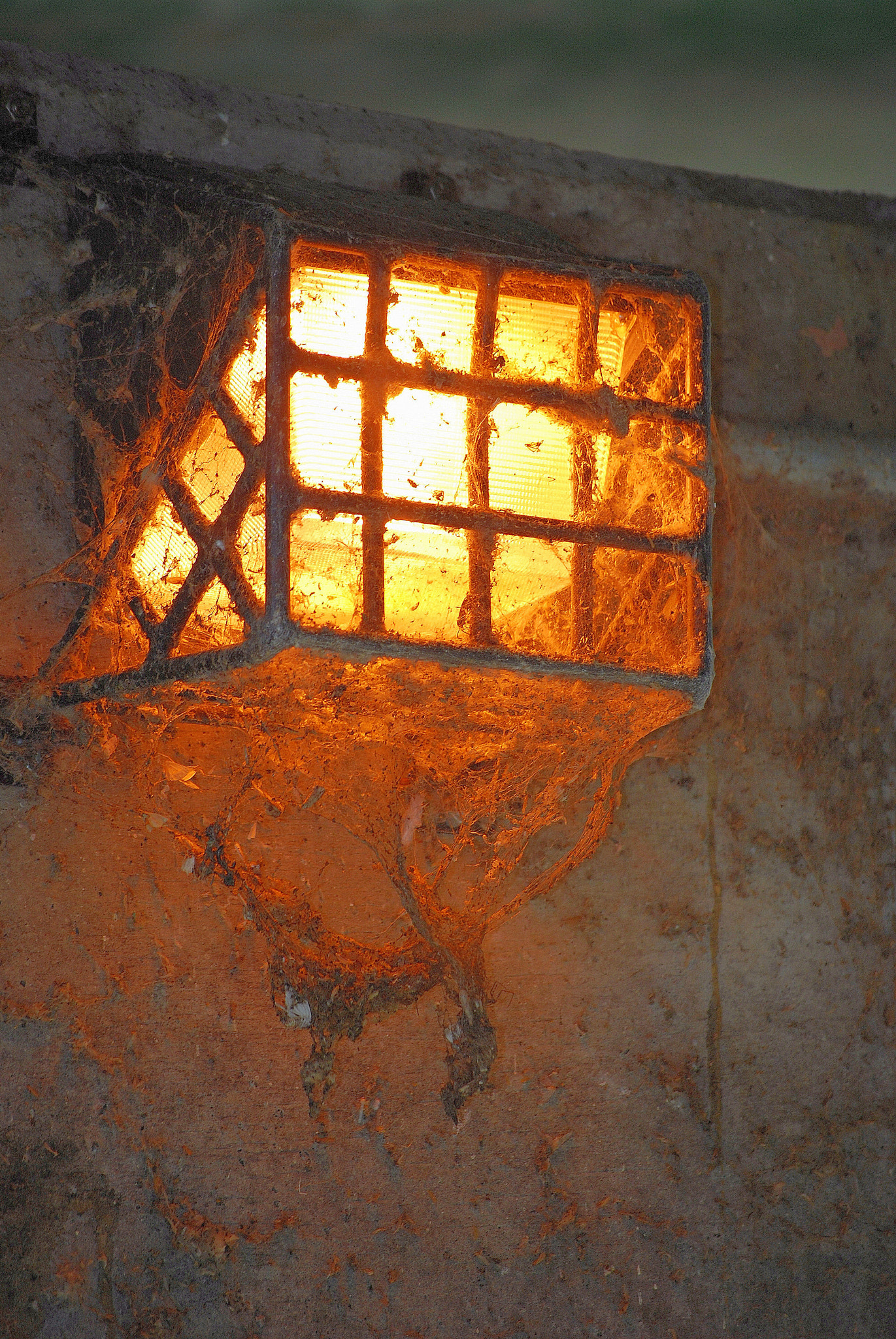 Nikon D40X sample photo. Dungeon light (under bridge light) photography