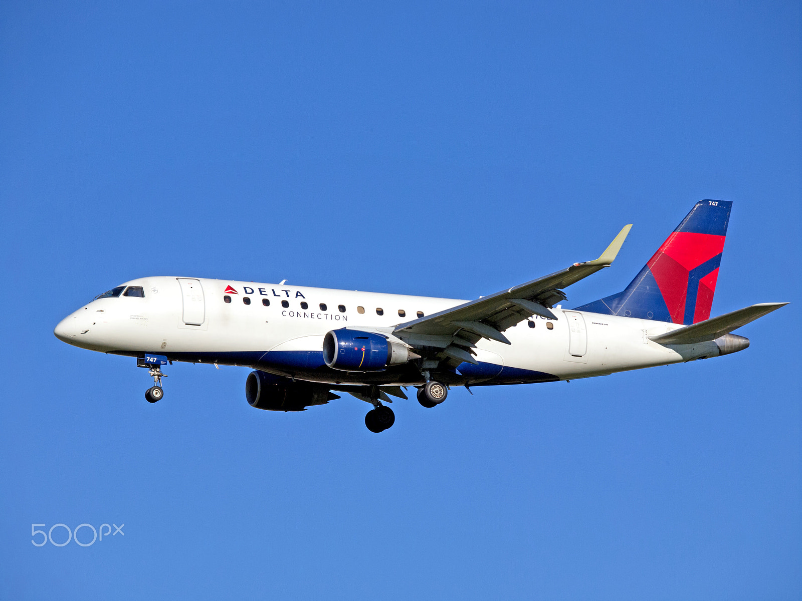 Olympus E-5 sample photo. Delta connection / compass airlines embraer e-170 photography