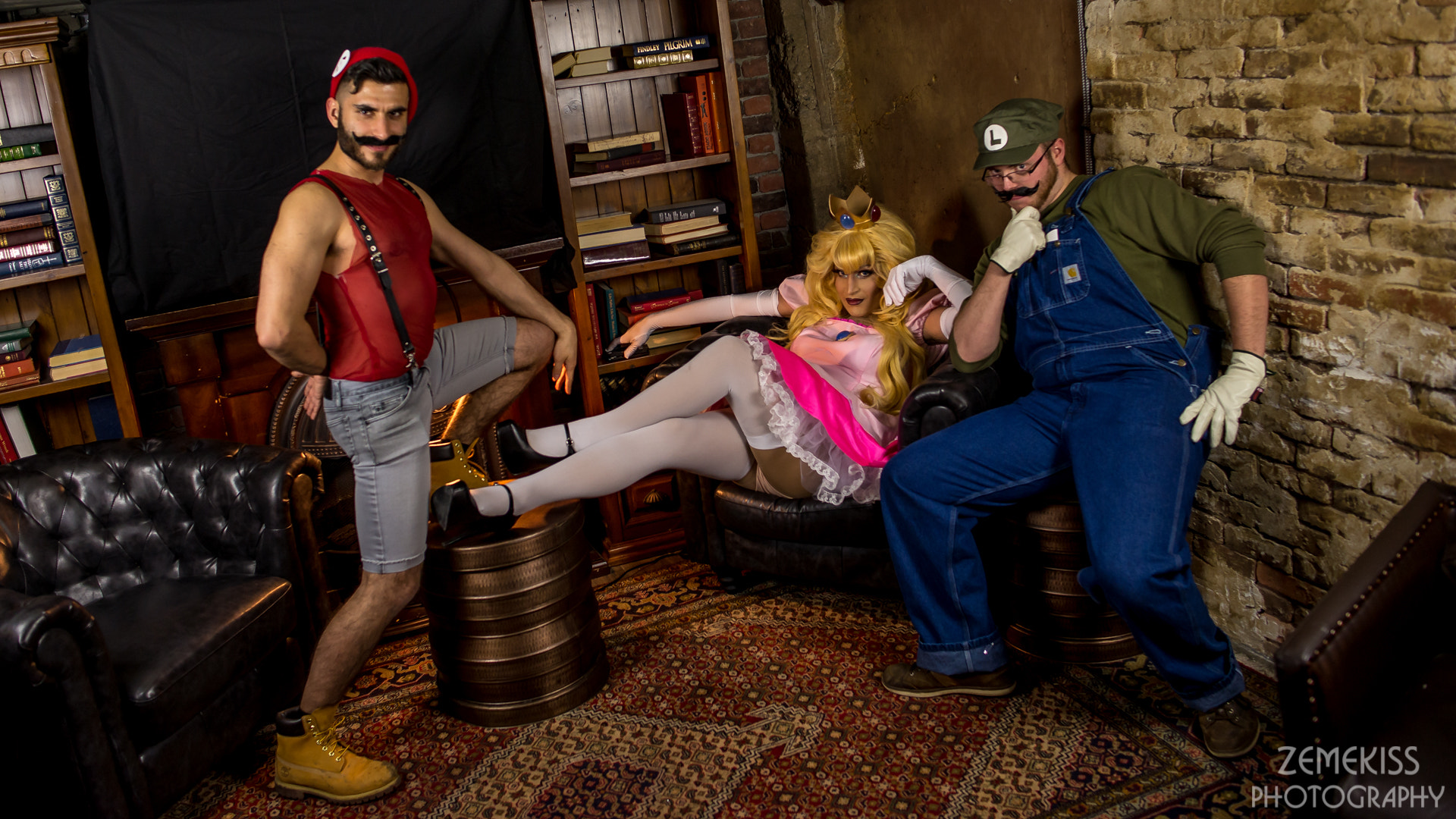 Nikon D610 + Nikon AF-S Nikkor 28mm F1.8G sample photo. Peach and crew photography