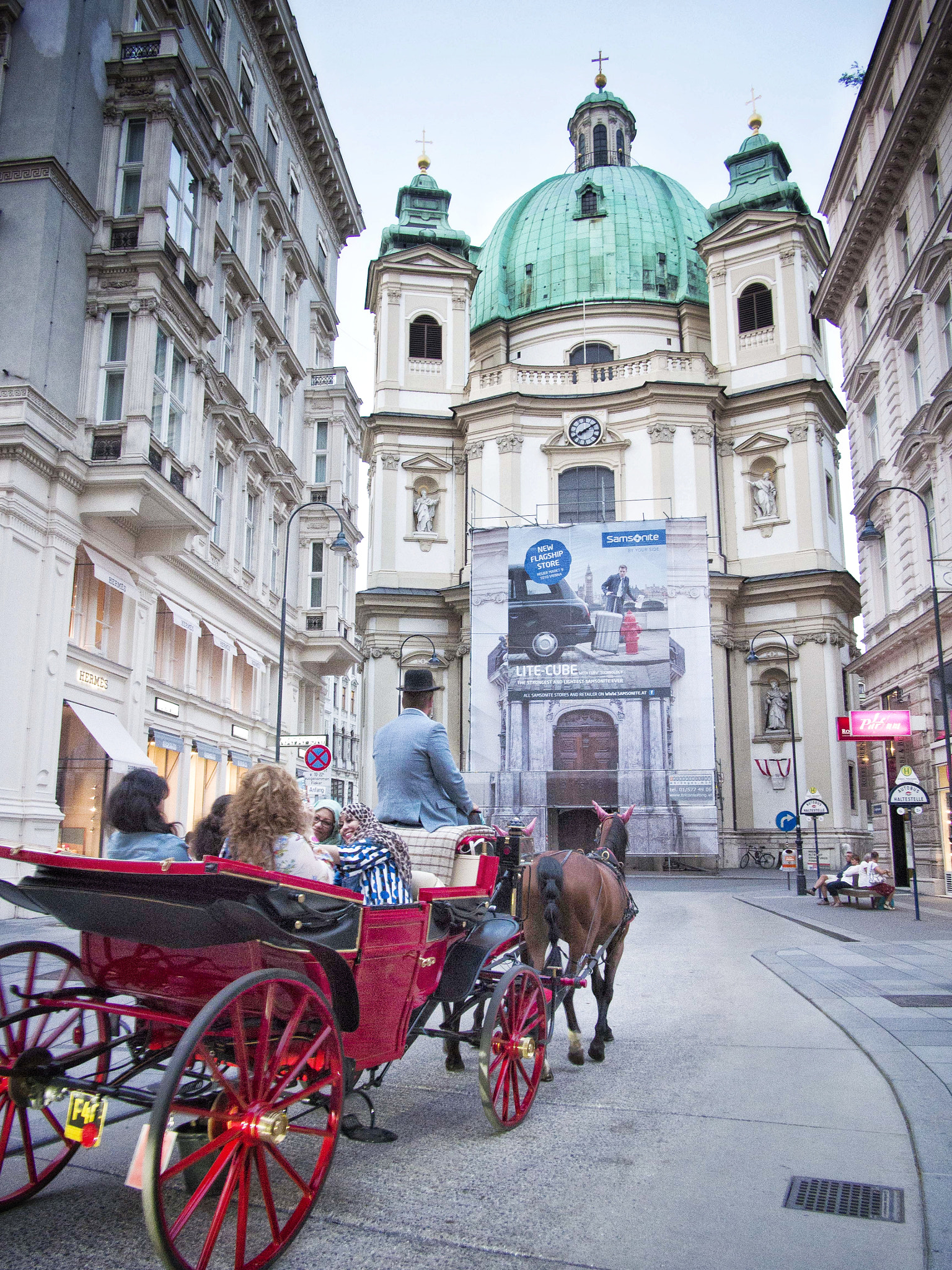 Olympus OM-D E-M1 + Panasonic Lumix G 14mm F2.5 ASPH sample photo. Amazing vienna photography