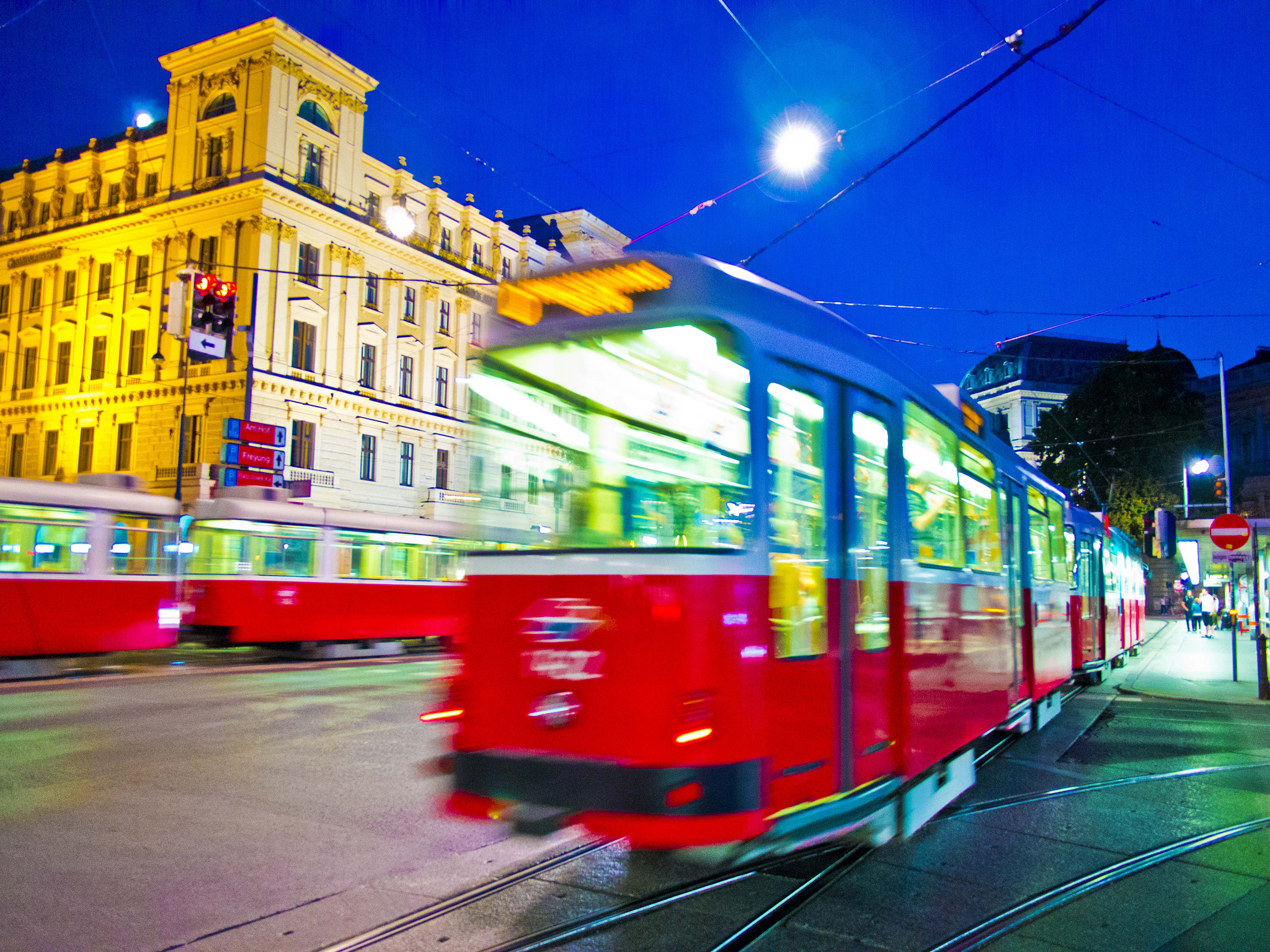 Olympus OM-D E-M1 + Panasonic Lumix G 14mm F2.5 ASPH sample photo. Amazing vienna photography