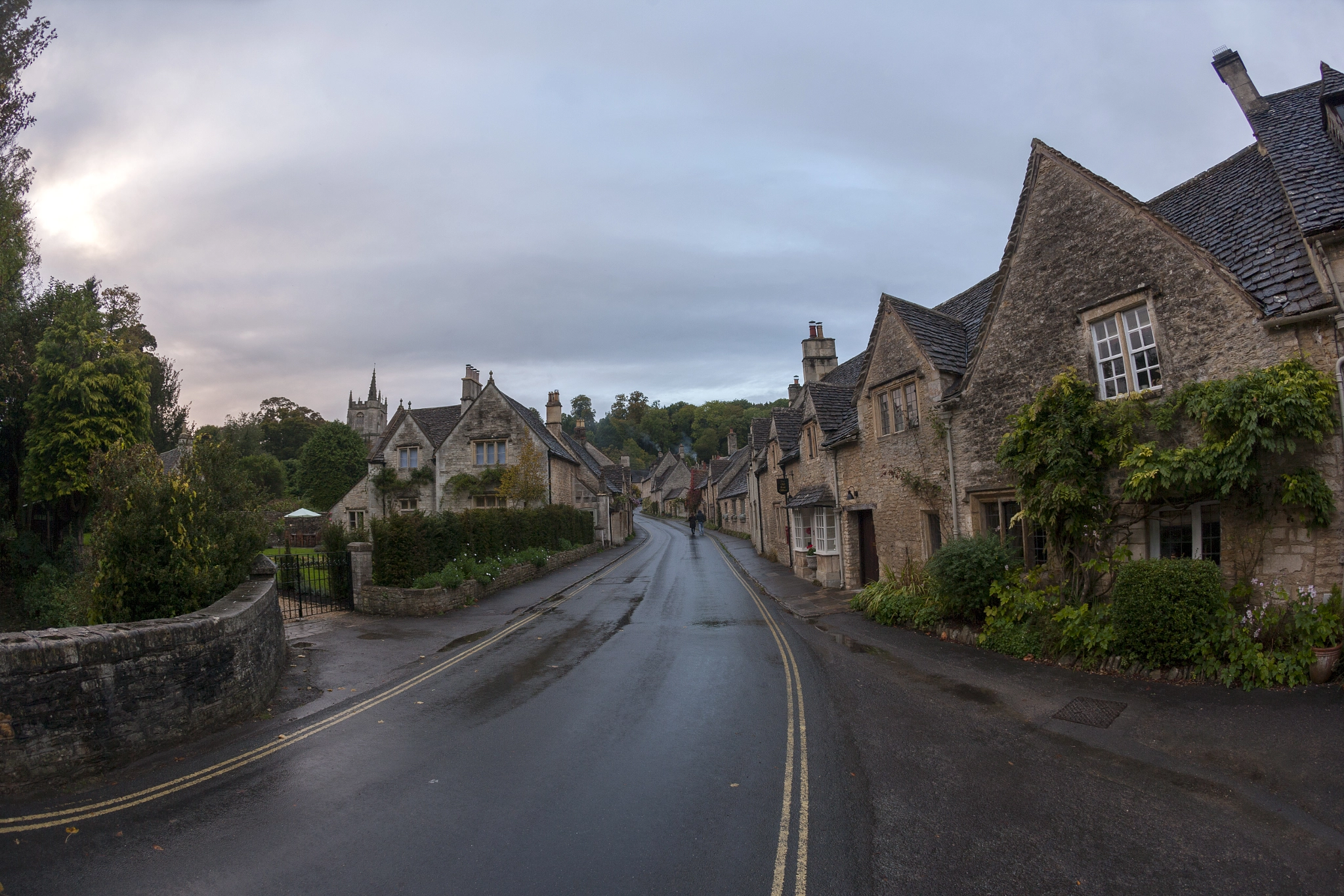 Canon EOS-1Ds Mark II + Canon EF 15mm F2.8 Fisheye sample photo