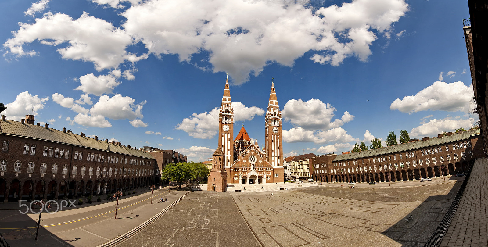 Canon EOS 40D + Sigma 10-20mm F4-5.6 EX DC HSM sample photo. Votive church and dome square photography