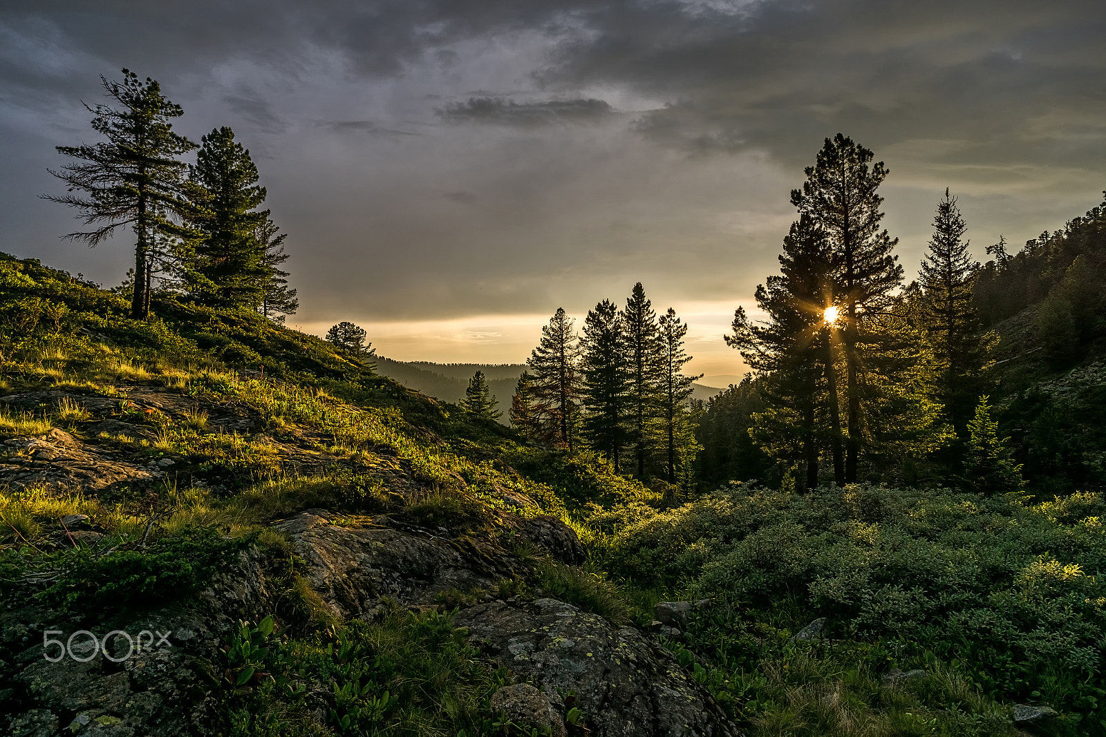 Minolta AF 28-80mm F3.5-5.6 II sample photo. Sunset in the mountains of khamar-daban photography