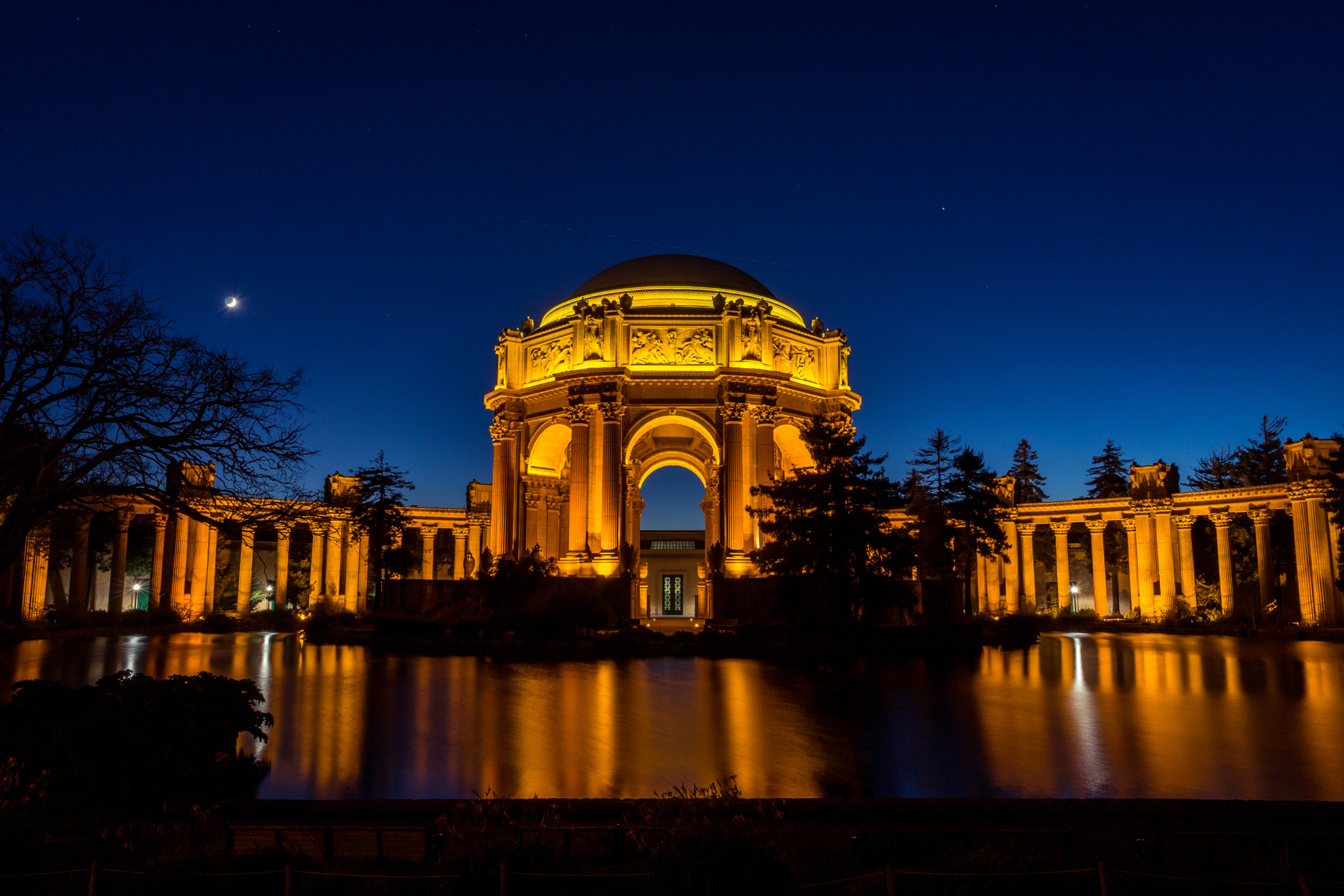 Sony a7 II + ZEISS Batis 25mm F2 sample photo. Palace of fine arts photography