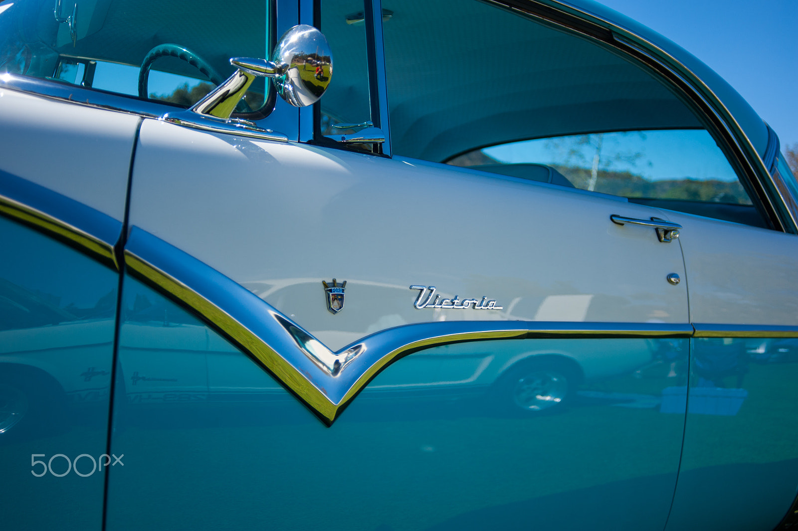 AF Zoom-Nikkor 28-80mm f/3.3-5.6G sample photo. Ford crown victoria photography