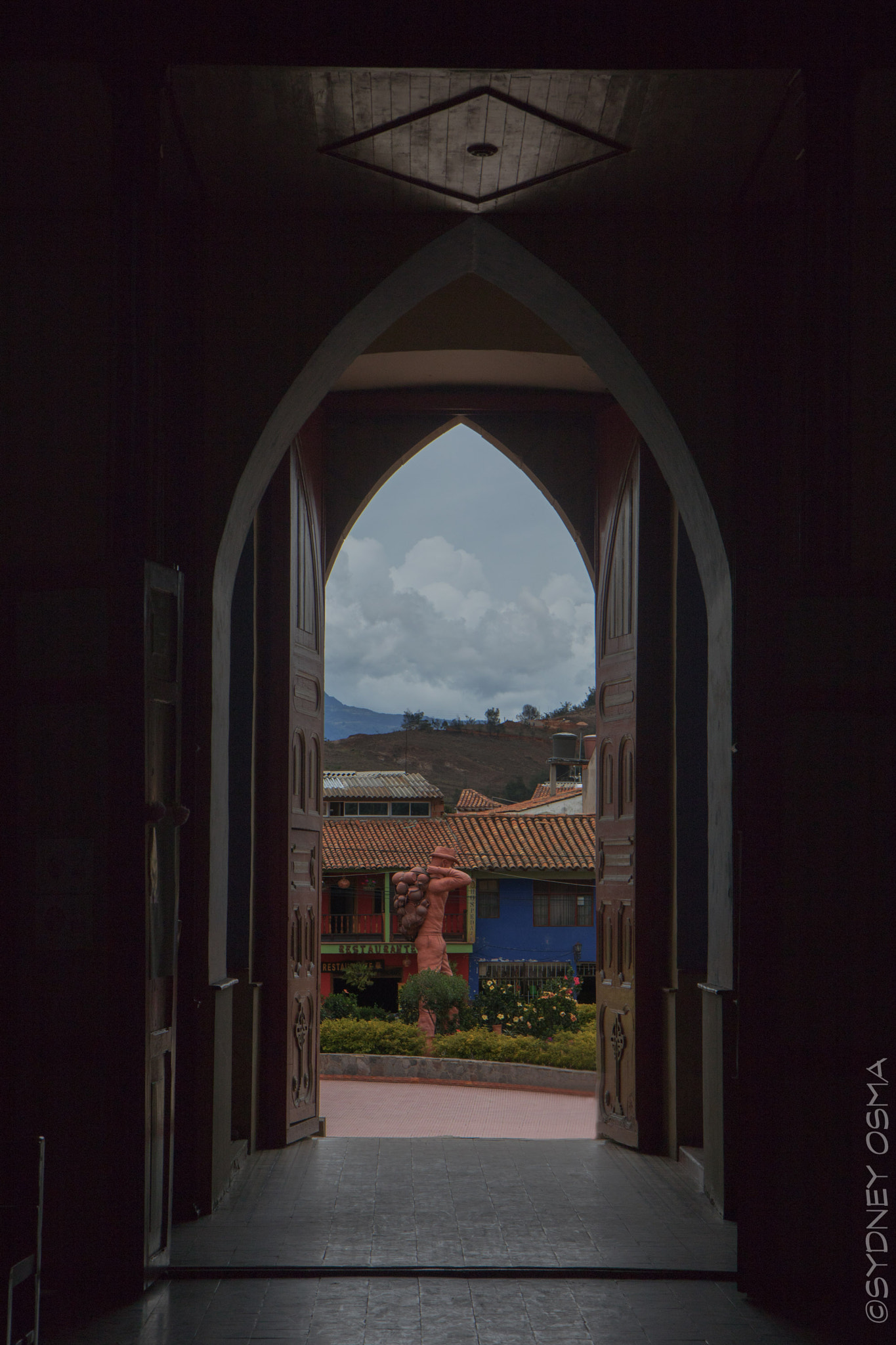 Canon EOS 760D (EOS Rebel T6s / EOS 8000D) sample photo. Door photography