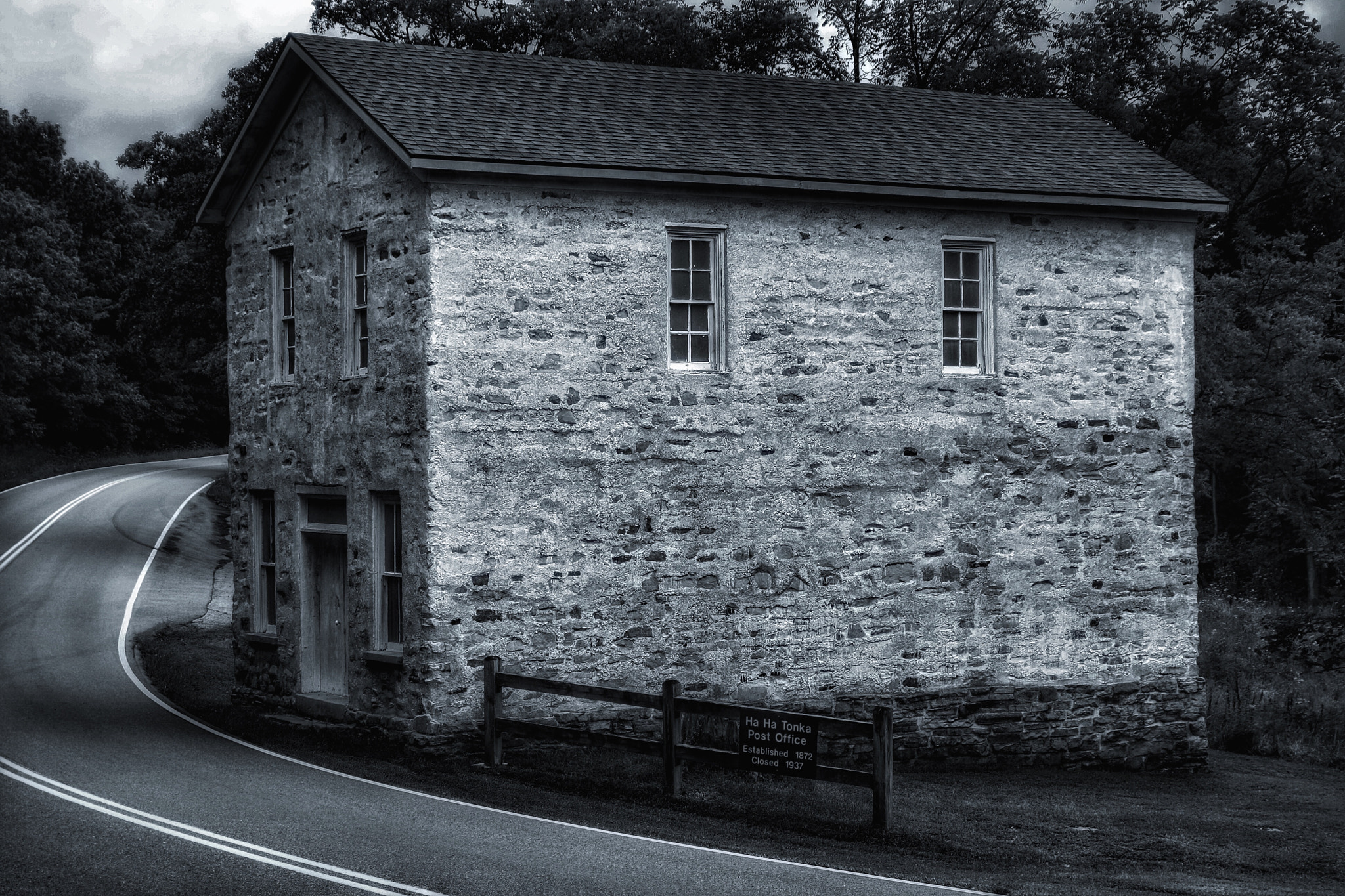 Canon 28-200mm sample photo. Post office at ha ha tonka photography