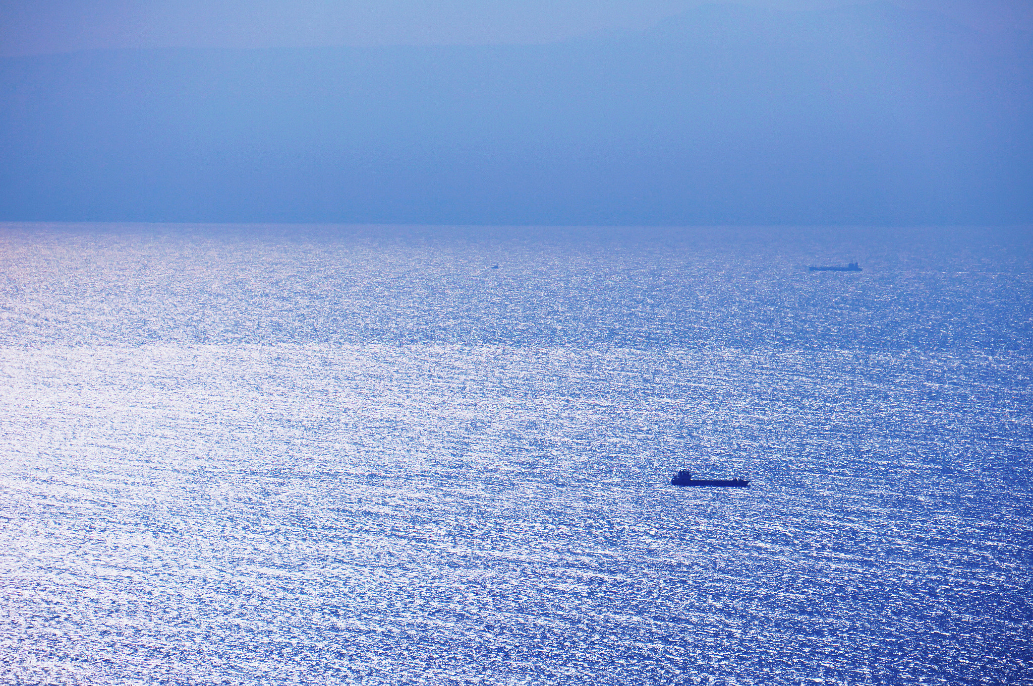 Sony Alpha NEX-5R + Sony E 55-210mm F4.5-6.3 OSS sample photo. Sparkle of the sea photography
