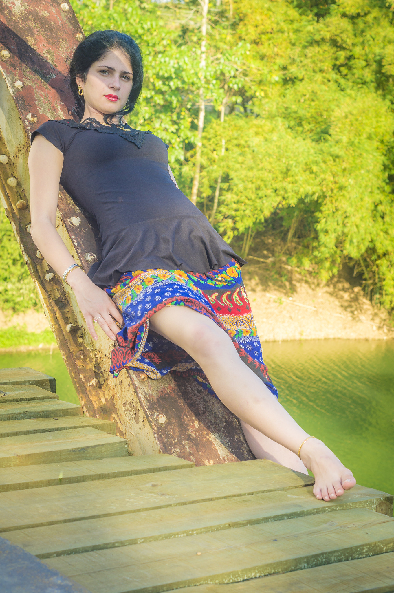 Sony SLT-A37 + Minolta AF 50mm F1.7 sample photo. Waiting on the bridge the sun photography