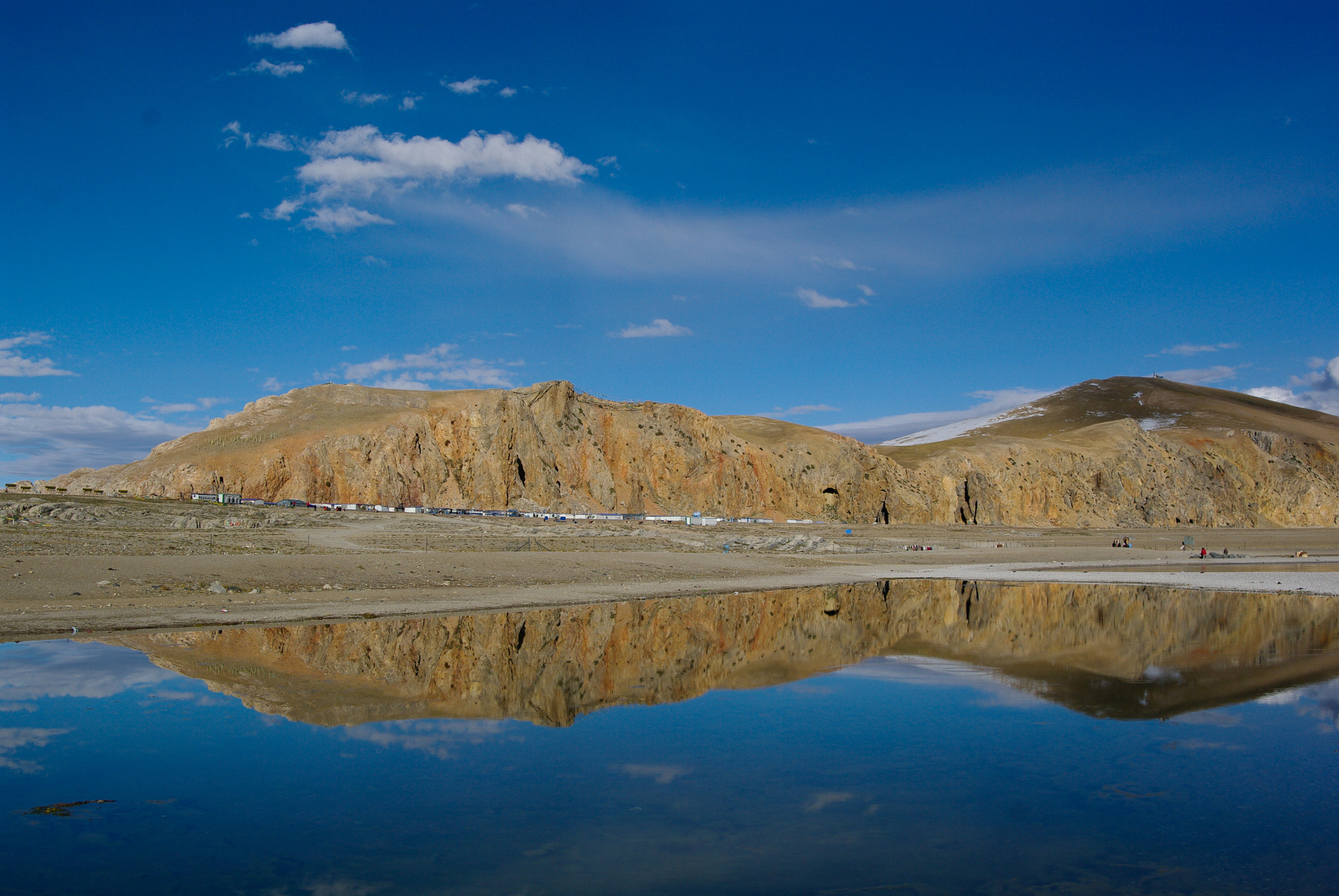 Tamron AF 28-75mm F2.8 XR Di LD Aspherical (IF) sample photo. Natural mirror photography